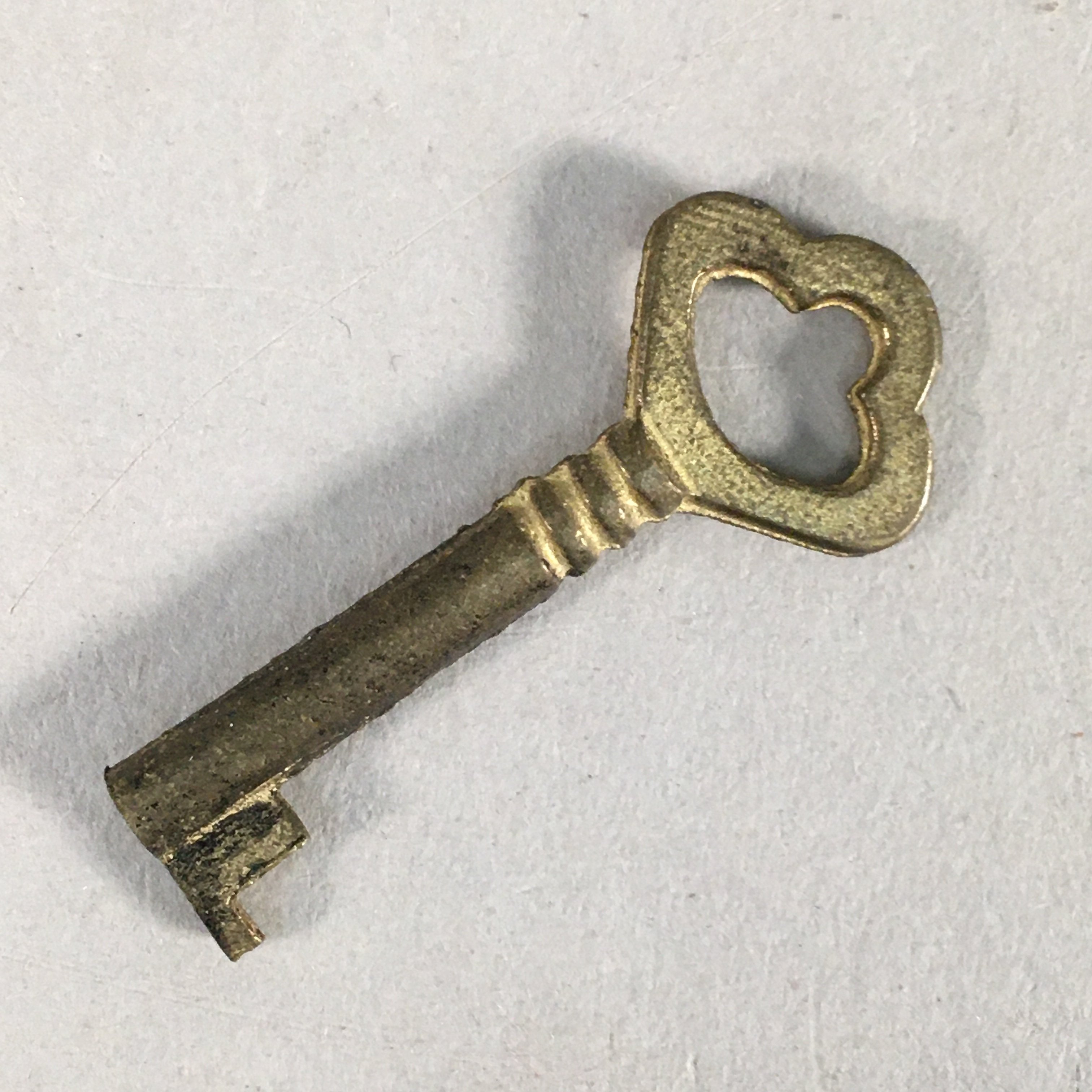 Japanese Metal Key Vtg C1930 Brass Gold 3 leaves JK30