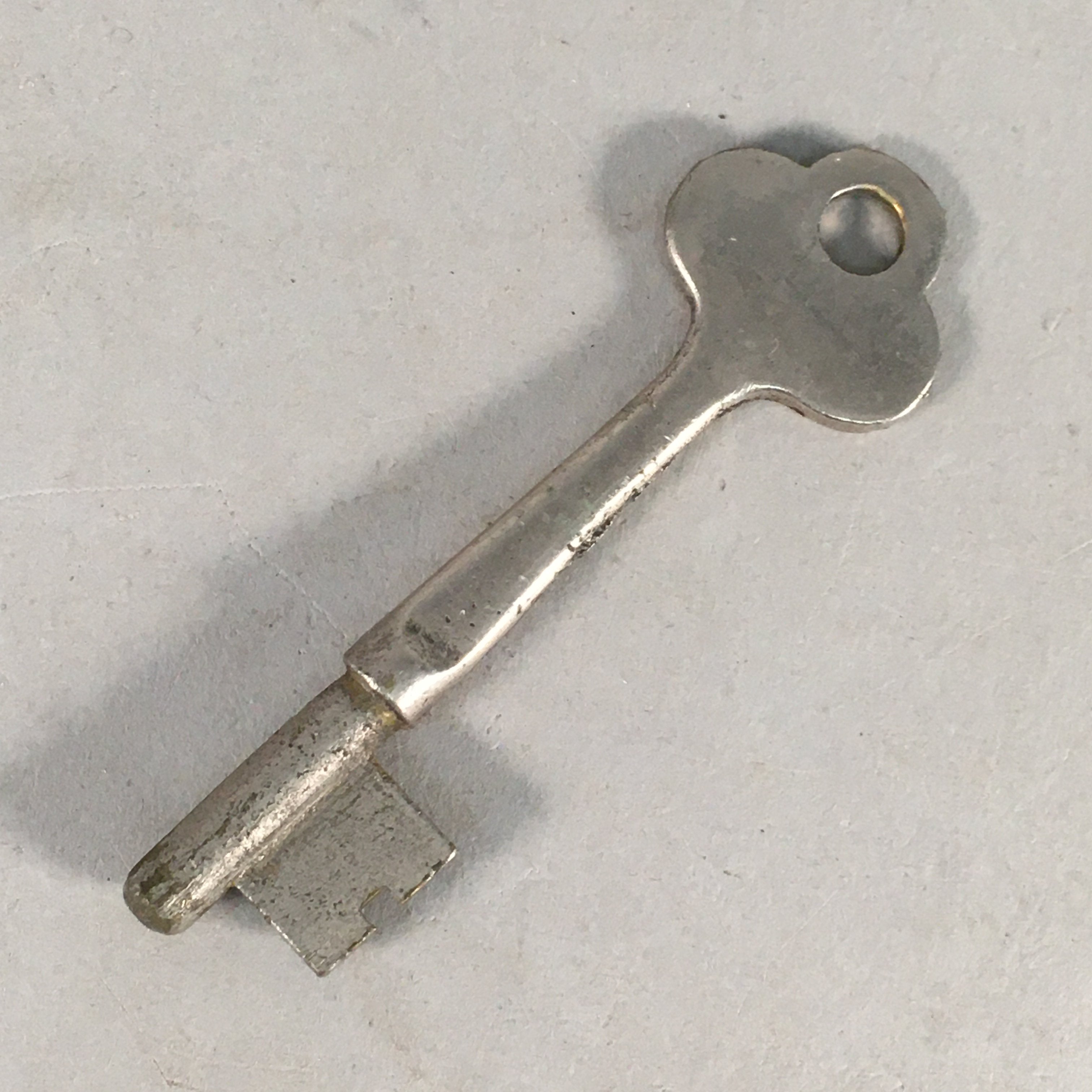 Japanese Metal Key Vtg C1930 Silver 3 leaves JK20
