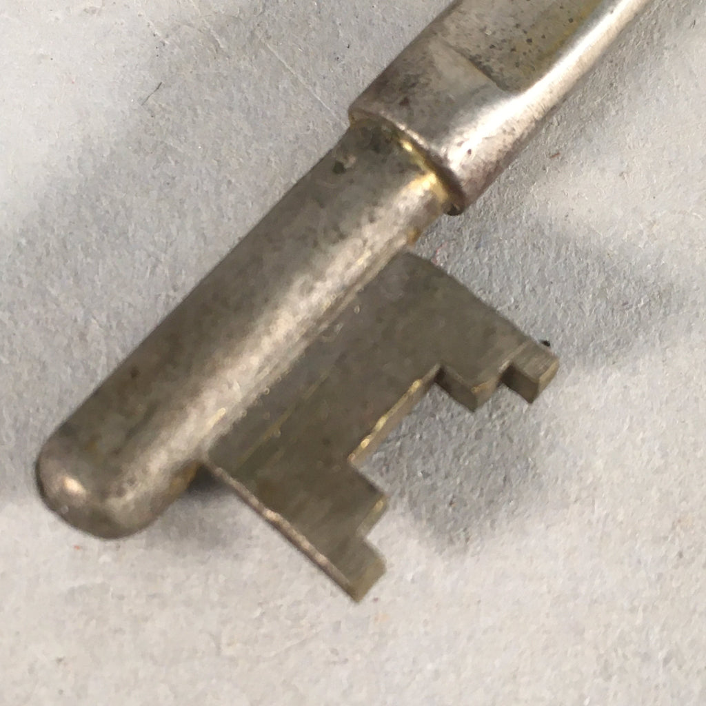 Japanese Metal Key Vtg C1930 Silver 3 leaves JK24