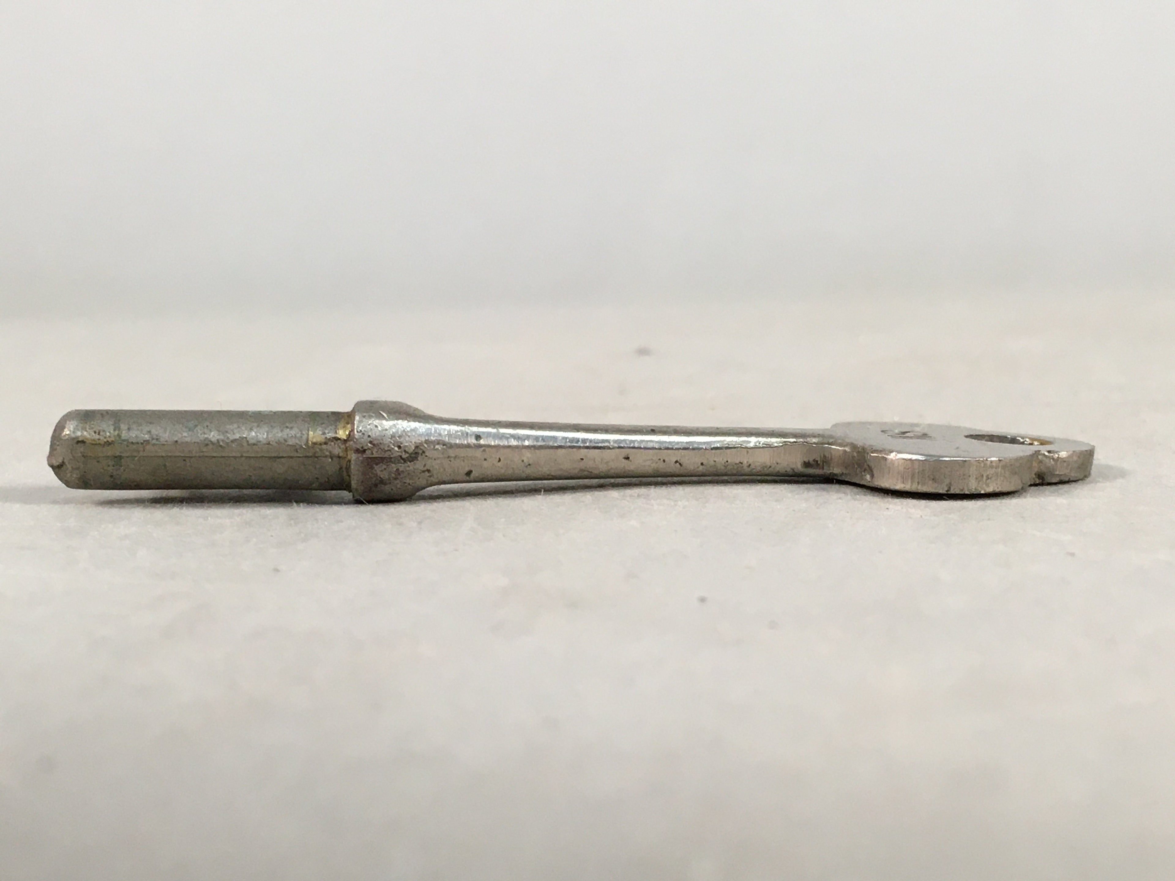 Japanese Metal Key Vtg C1930 Silver 3 leaves JK24