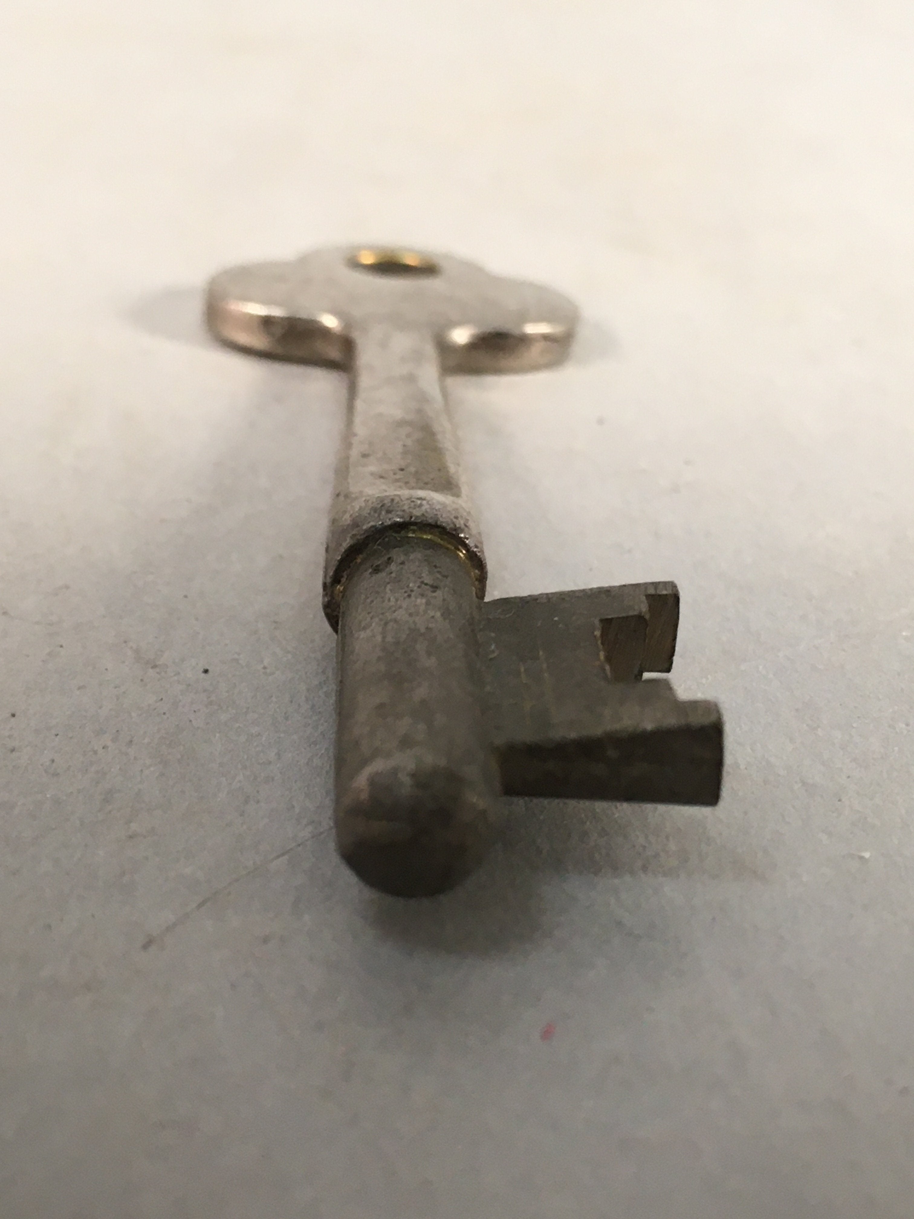 Japanese Metal Key Vtg C1930 Silver 3 leaves JK24