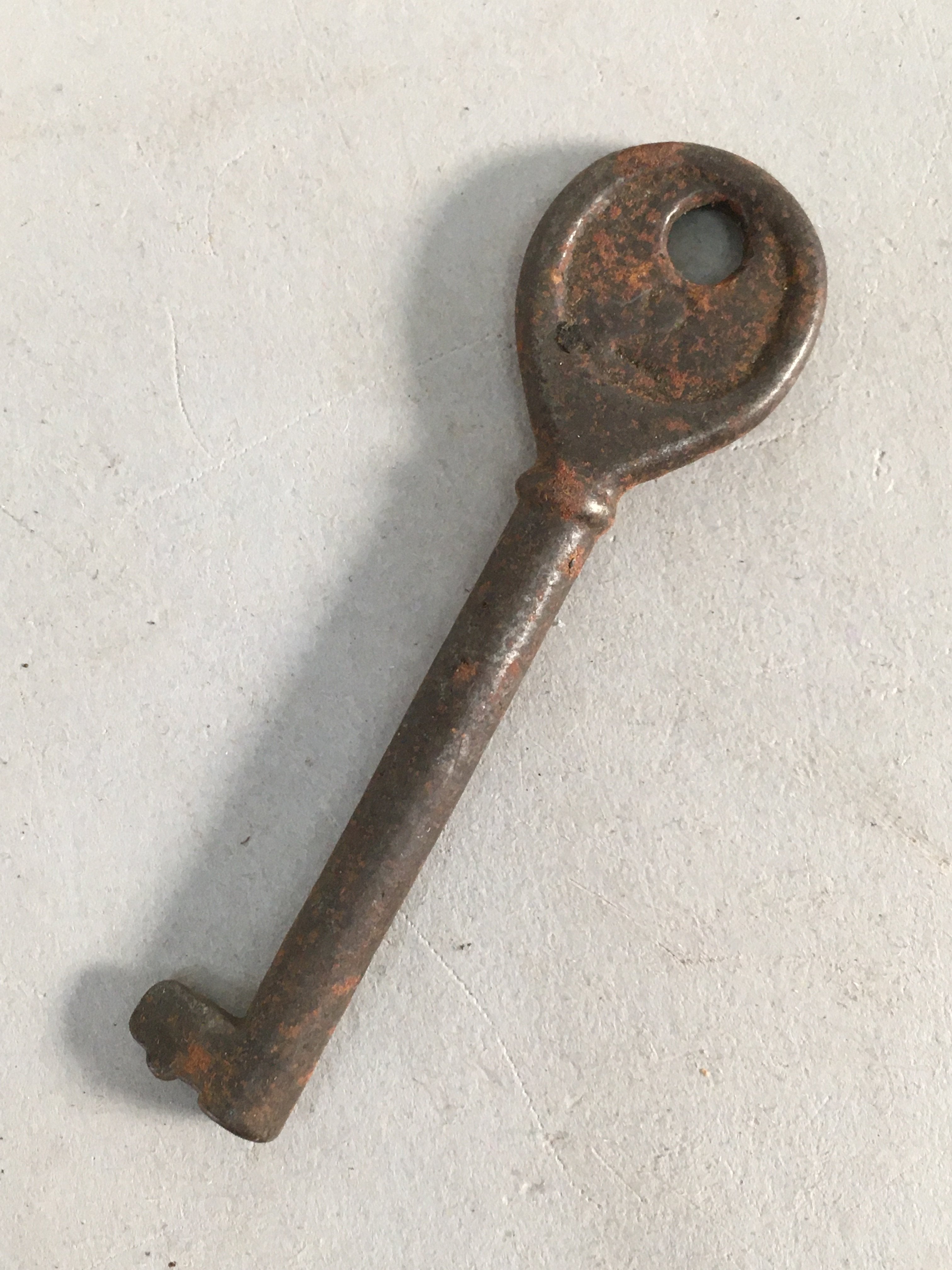 Japanese Metal Key Vtg Iron Lky Round C1930 Brown JK15