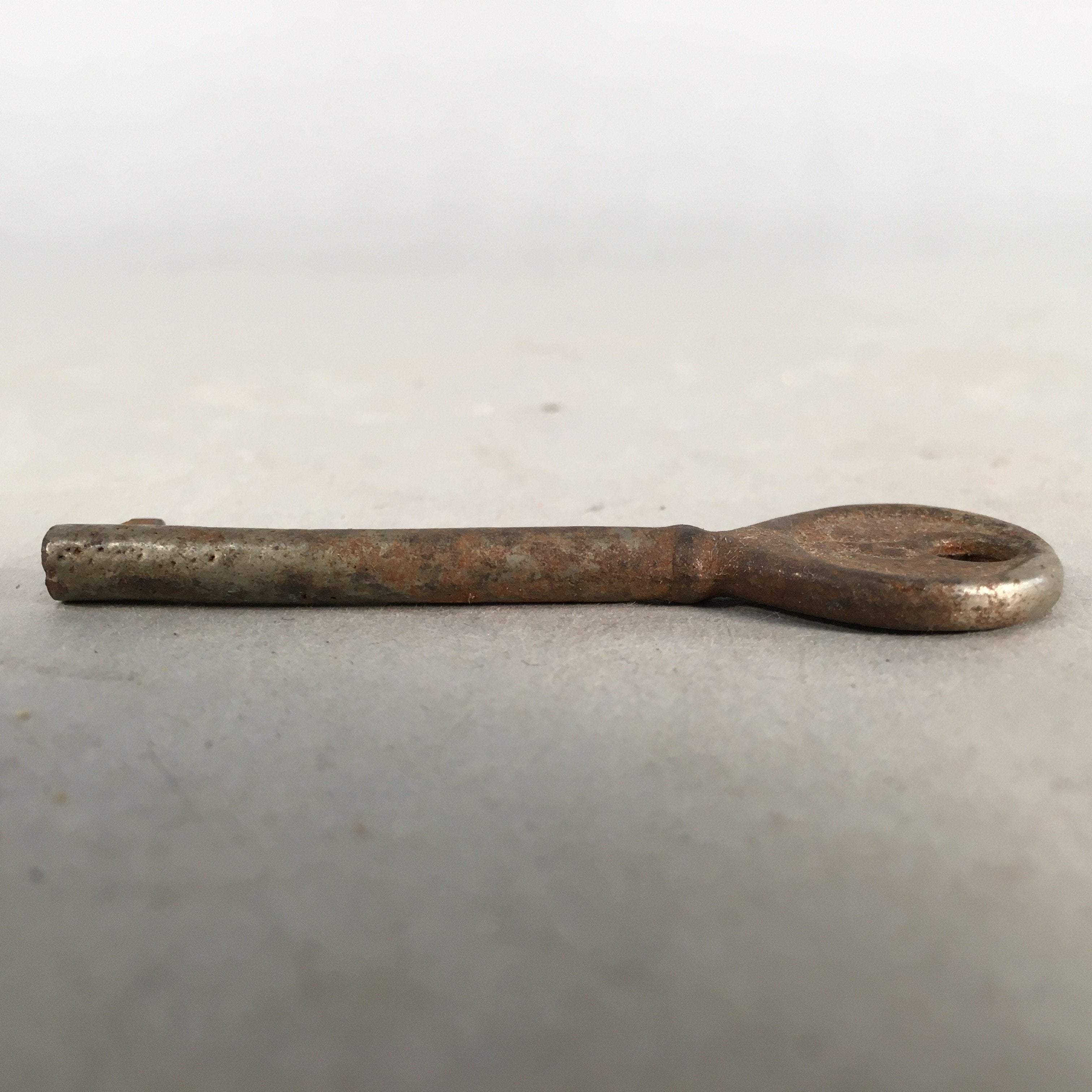 Japanese Metal Key Vtg Iron Lky Round C1930 Brown Silver JK16