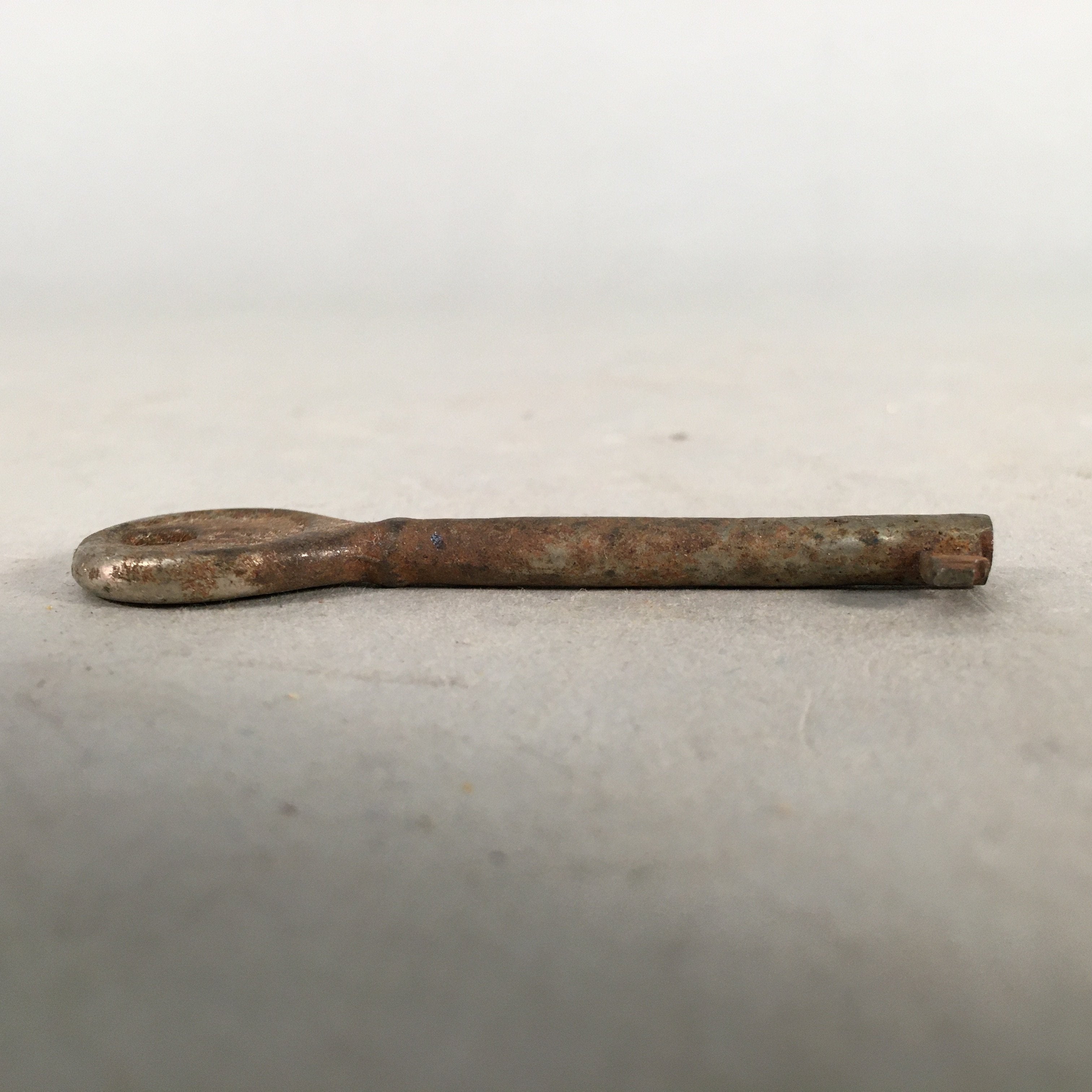 Japanese Metal Key Vtg Iron Lky Round C1930 Brown Silver JK16