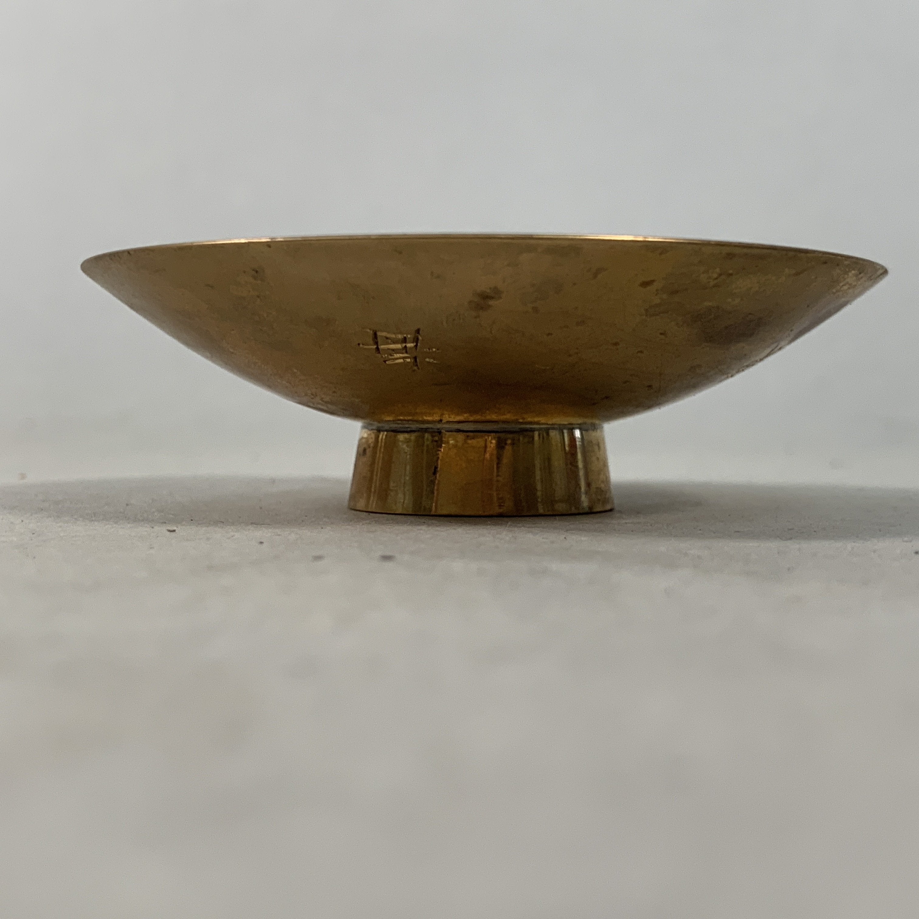 Japanese Metal Sake Drinking Cup Vtg Sakazuki Guinomi Gold Kanji GU756