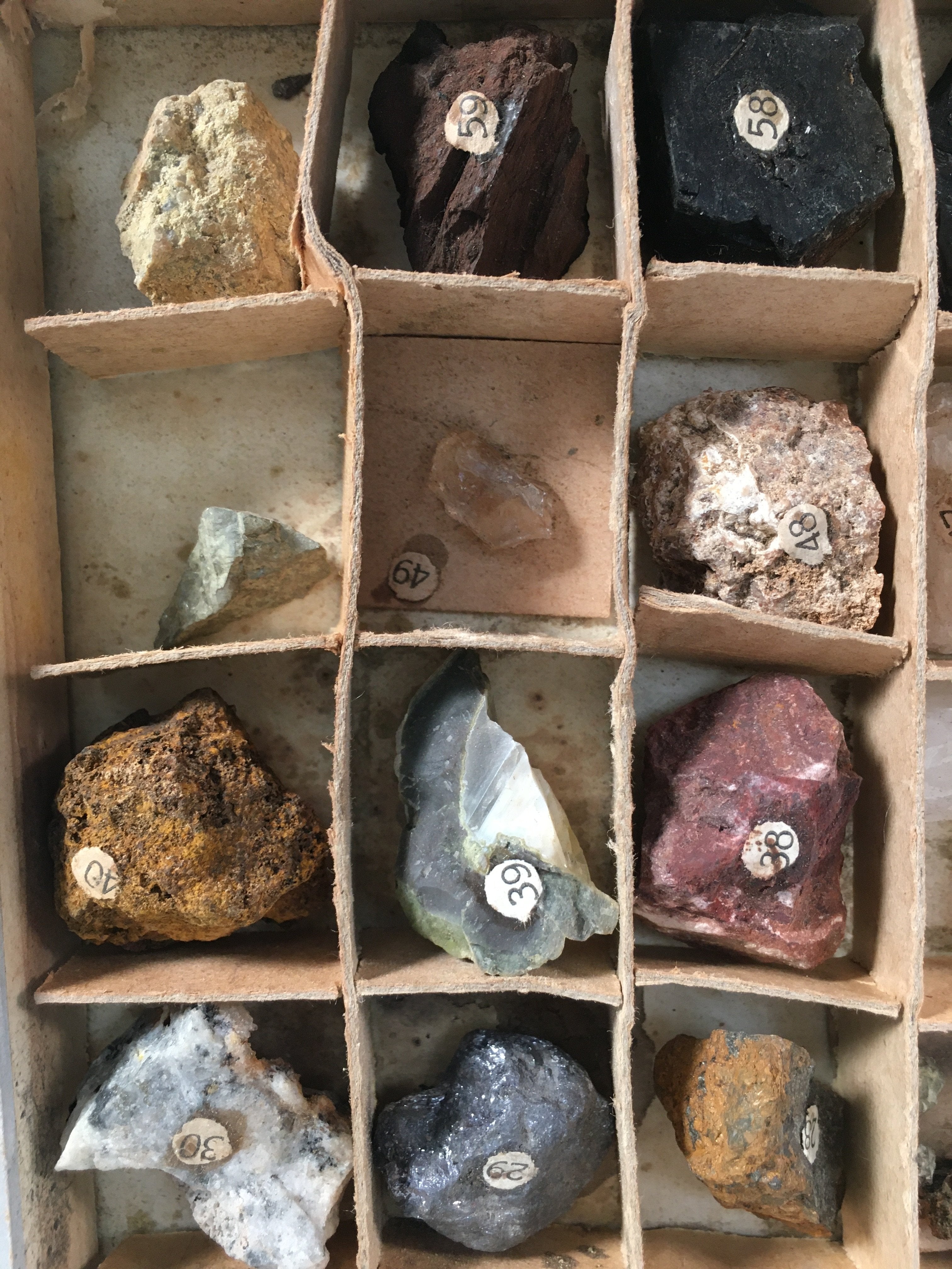 Japanese Mineral Specimens Vtg 60pc Stone Rock Box Set Collection