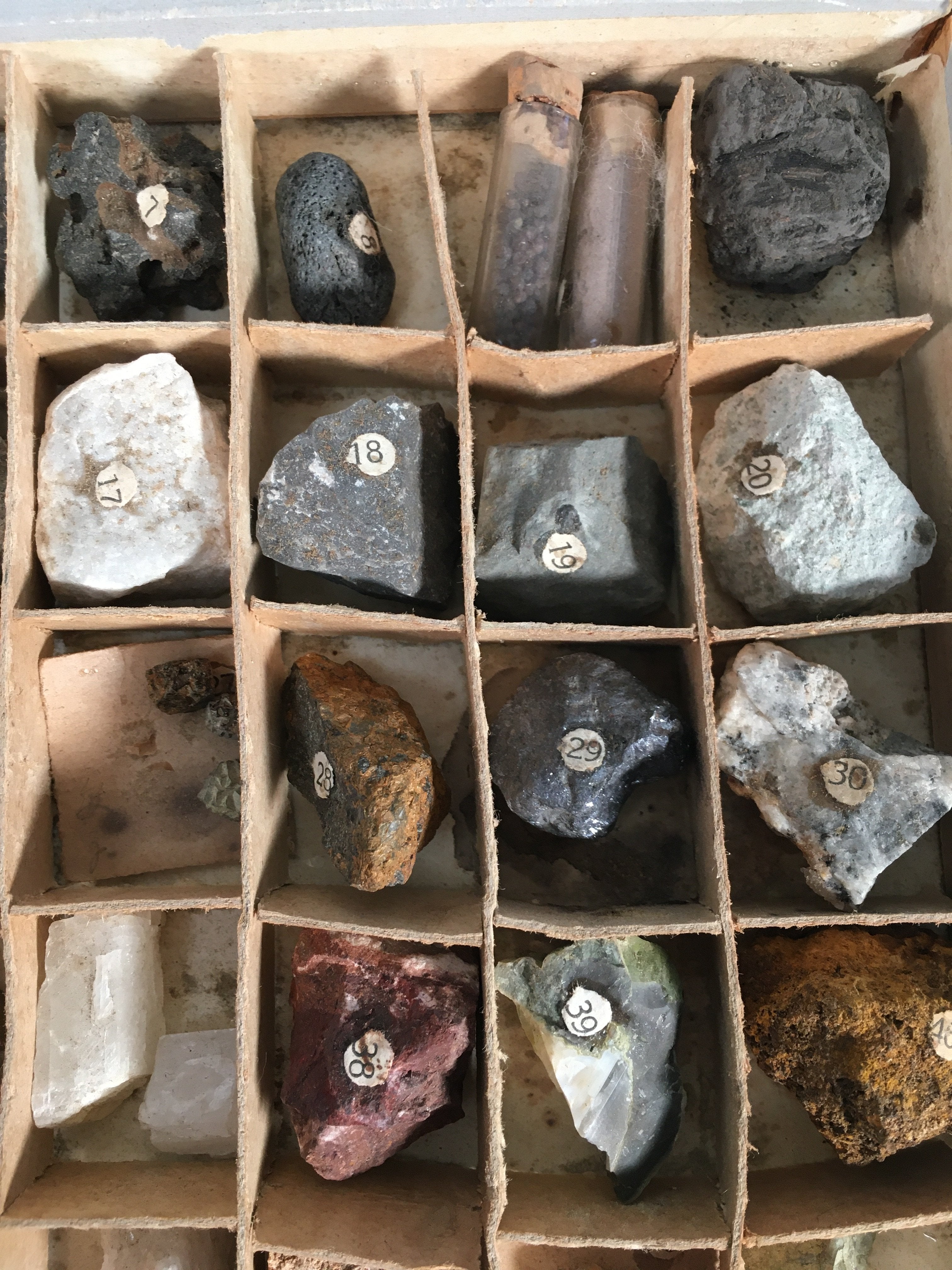 Japanese Mineral Specimens Vtg 60pc Stone Rock Box Set Collection