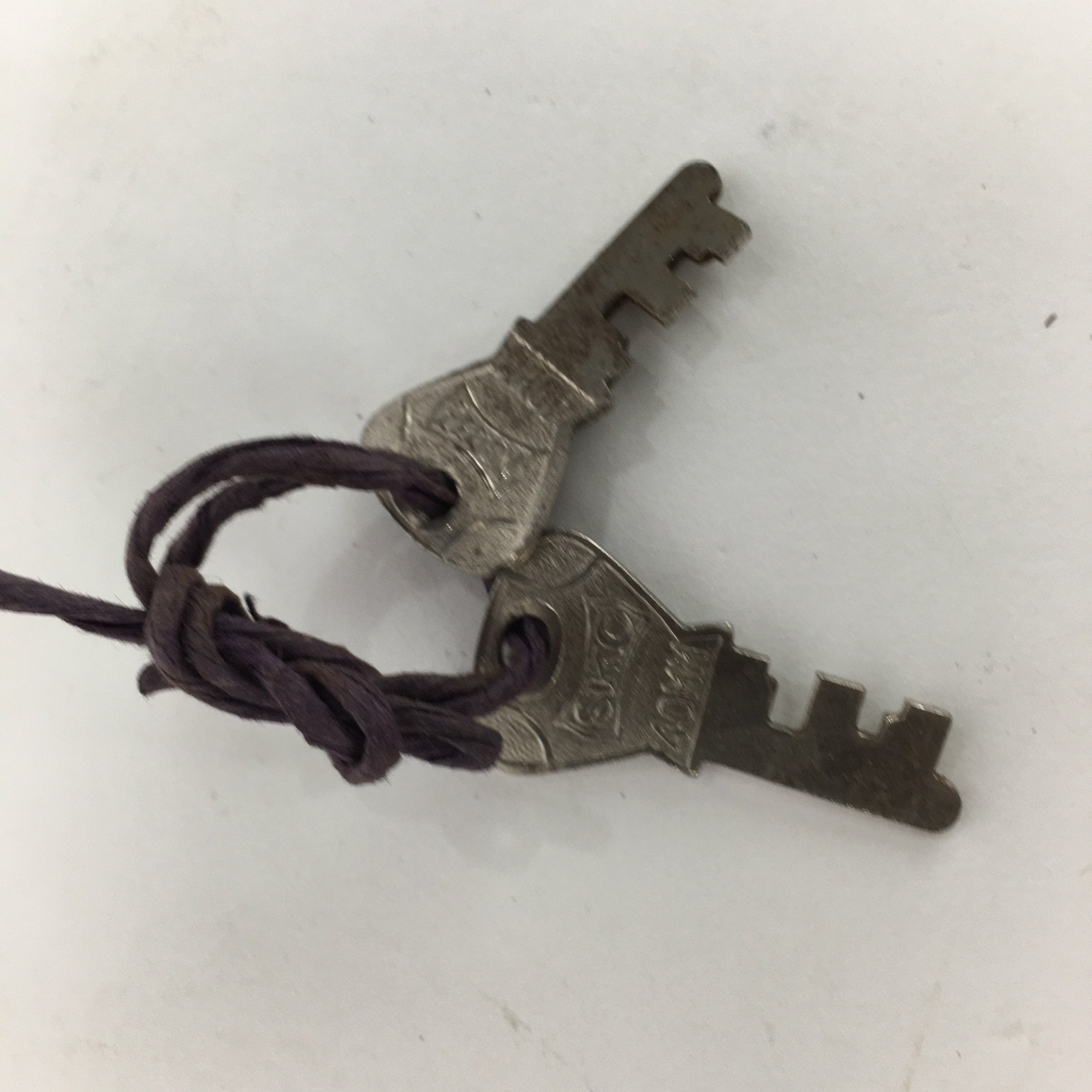 Japanese Padlock SKC Osaka Vtg Lock and 2 Keys Nankinjyo Iron Brown JK222