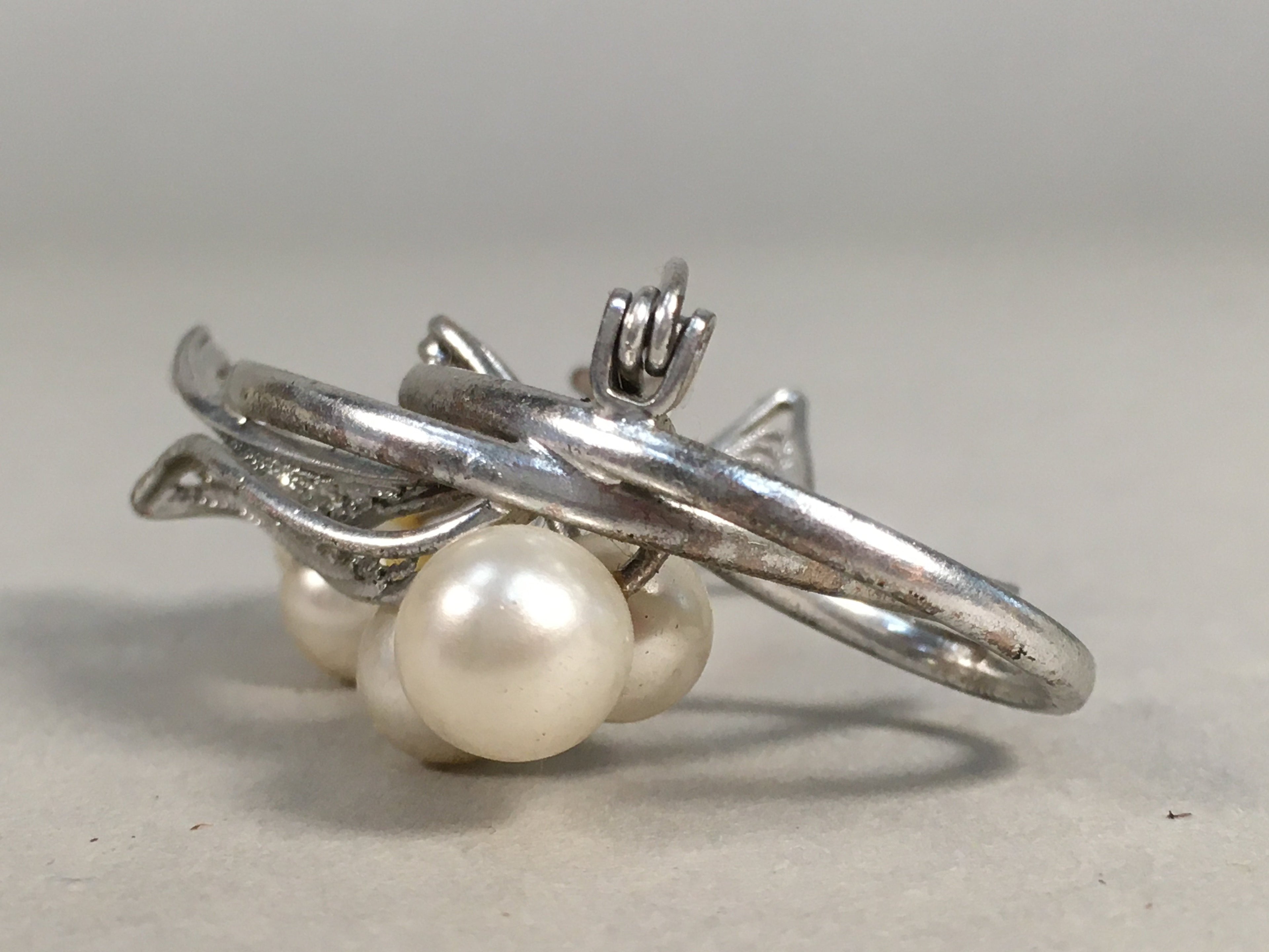 Japanese Pearl Brooch Silver Metal Vtg Pin Badge Artificial White JK101