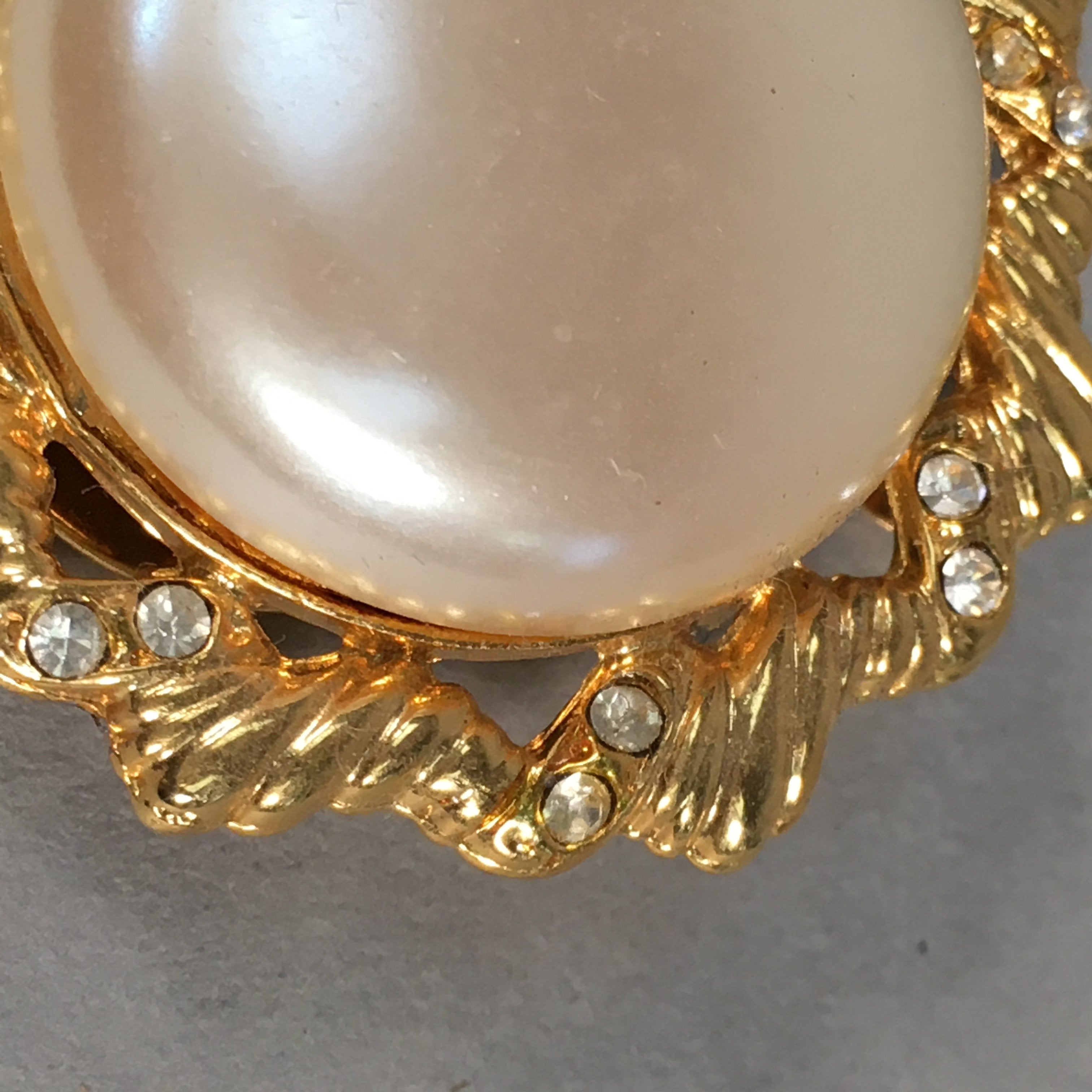 Japanese Pearl Brooch Vtg Badge Pin Artificial Gold Round Flat JK65