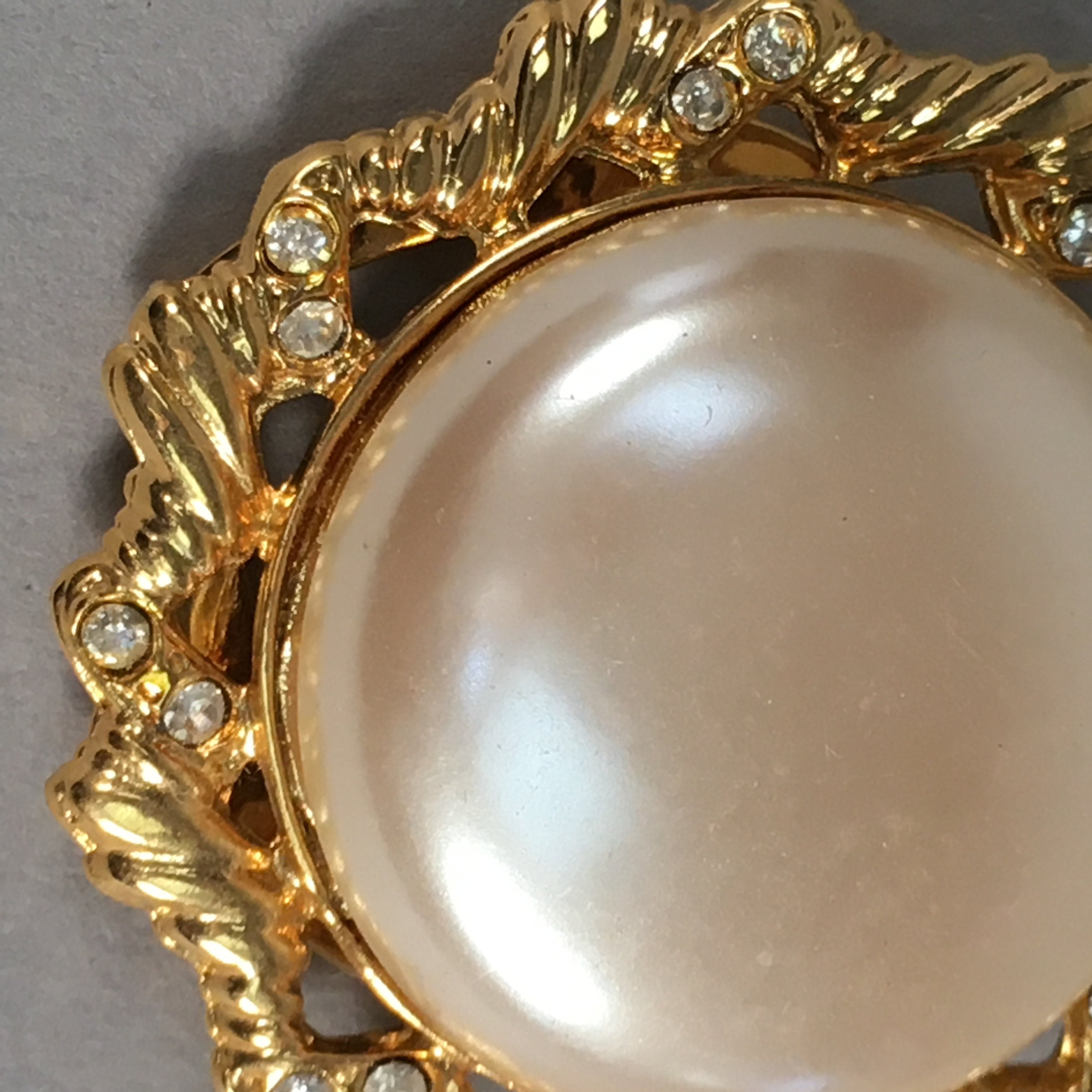 Japanese Pearl Brooch Vtg Badge Pin Artificial Gold Round Flat JK65