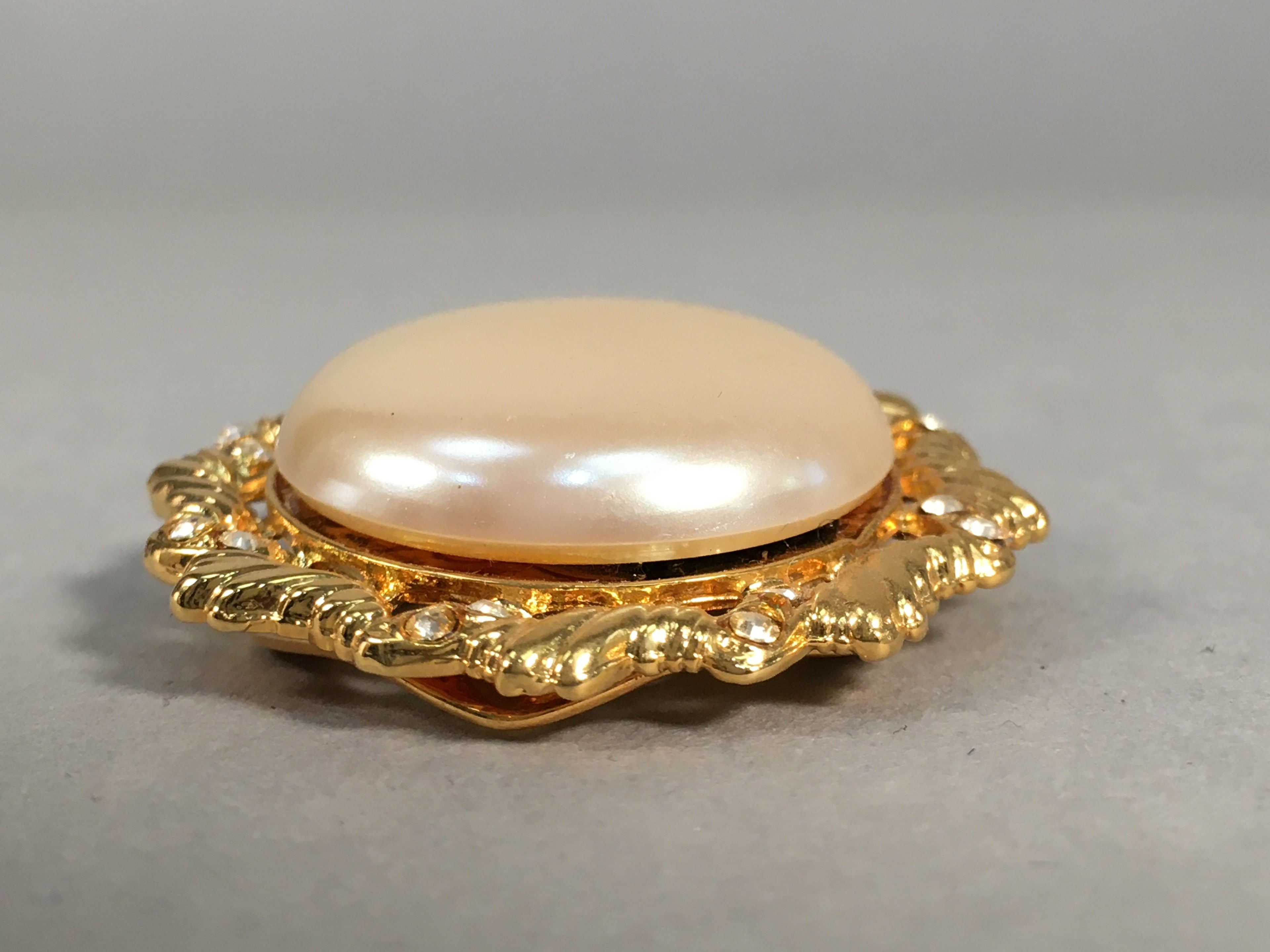 Japanese Pearl Brooch Vtg Badge Pin Artificial Gold Round Flat JK65