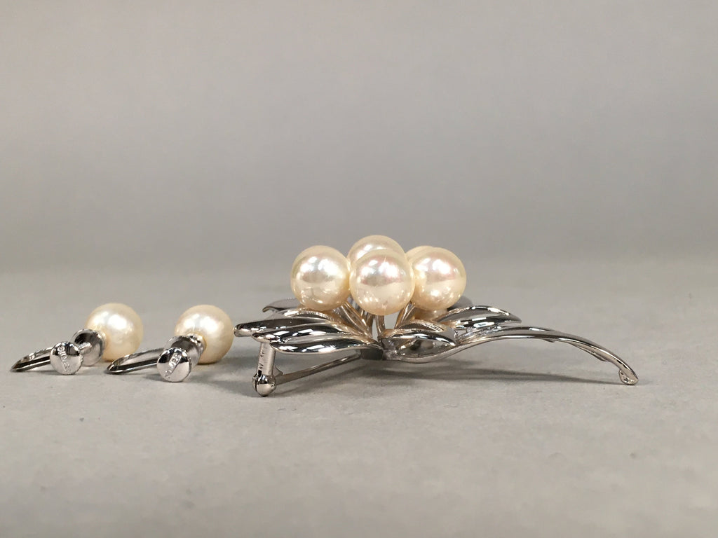 Japanese Pearl Set Necklace Earrings Brooch Vtg Silver Case JK73