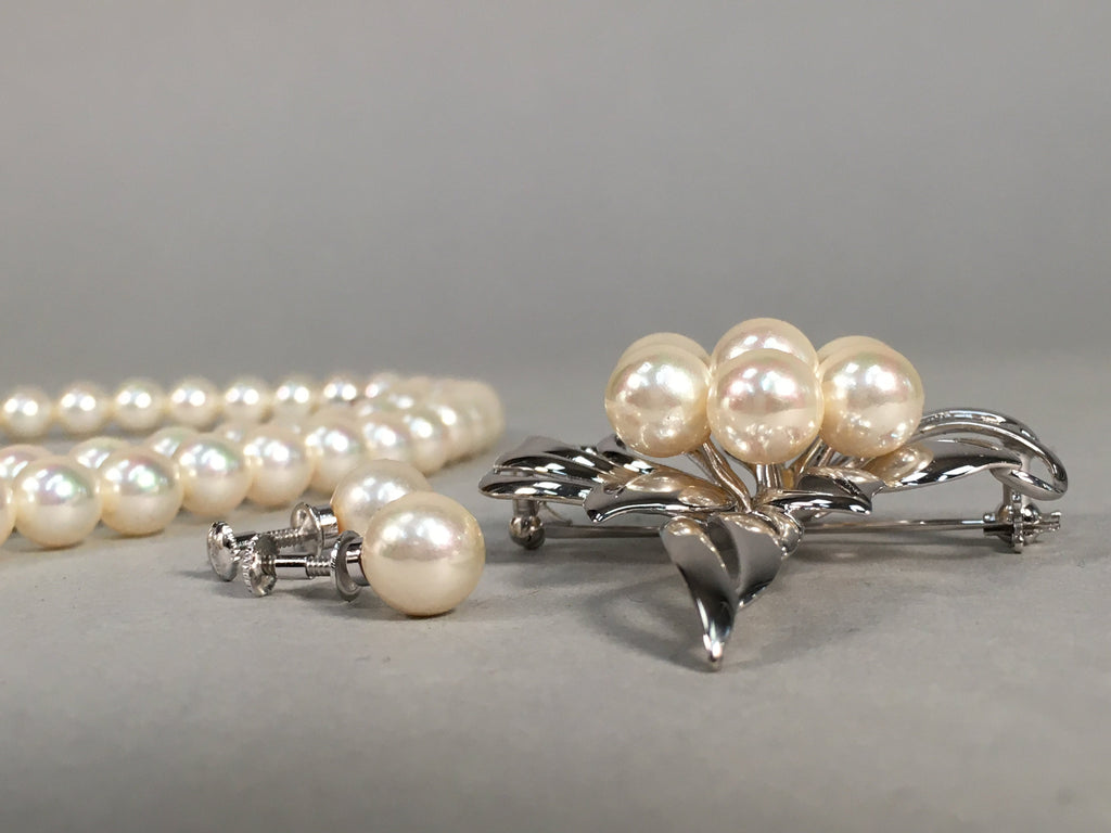 Japanese Pearl Set Necklace Earrings Brooch Vtg Silver Case JK73
