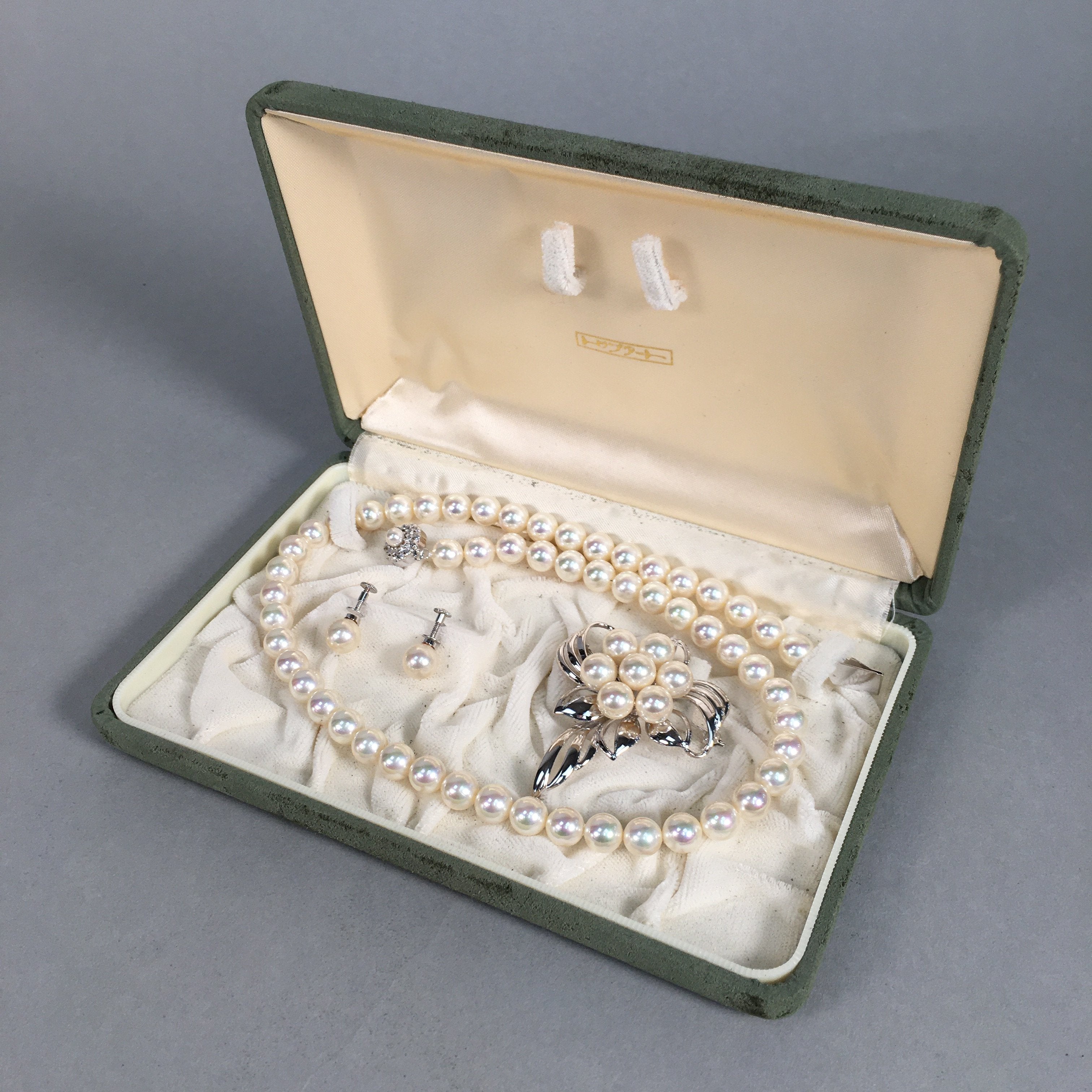 Japanese Pearl Set Necklace Earrings Brooch Vtg Silver Case JK73