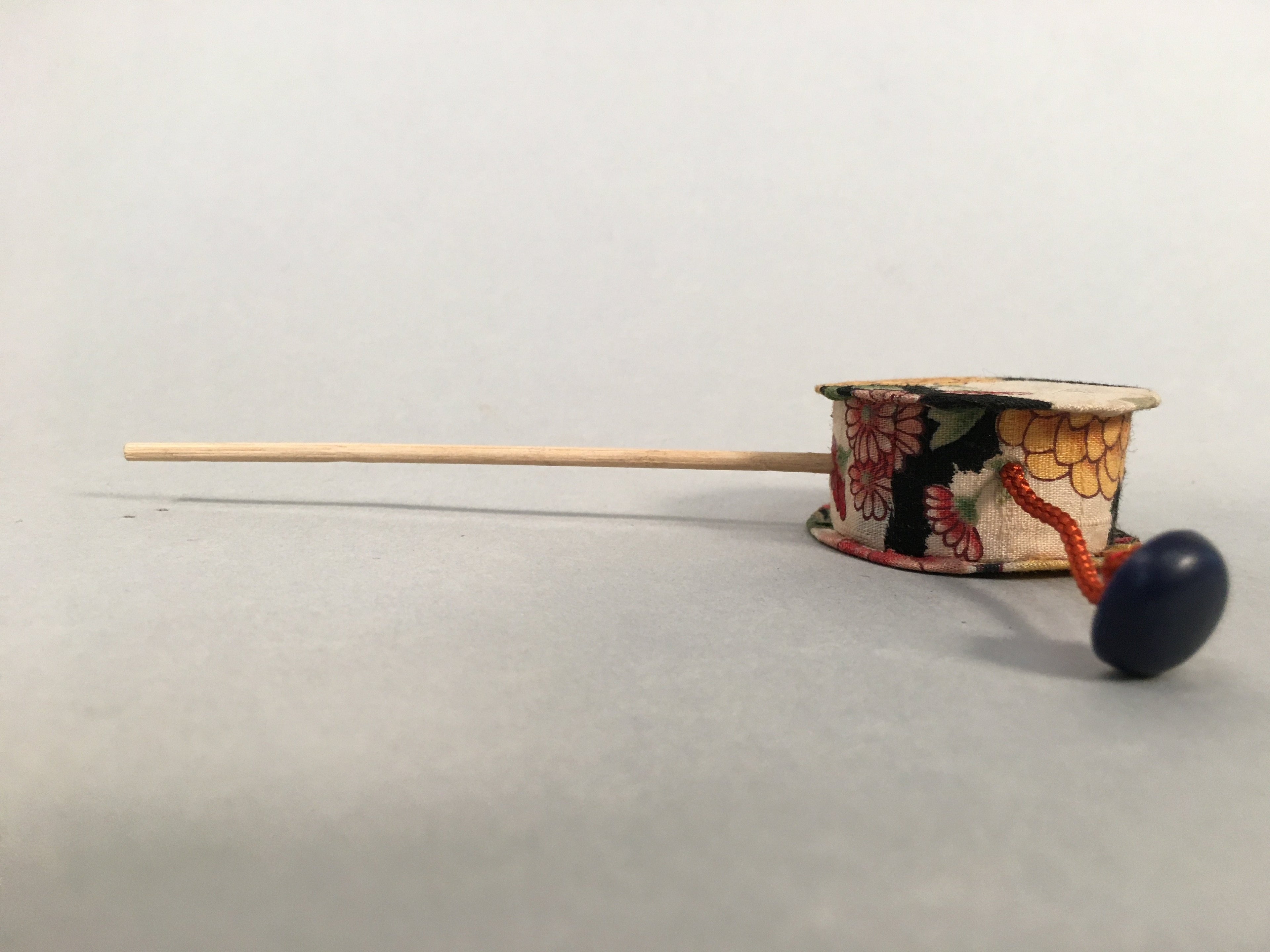 Japanese Pellet Drum Traditional Toy Vtg Den-Den-Daiko Floral Fabric Beads J961