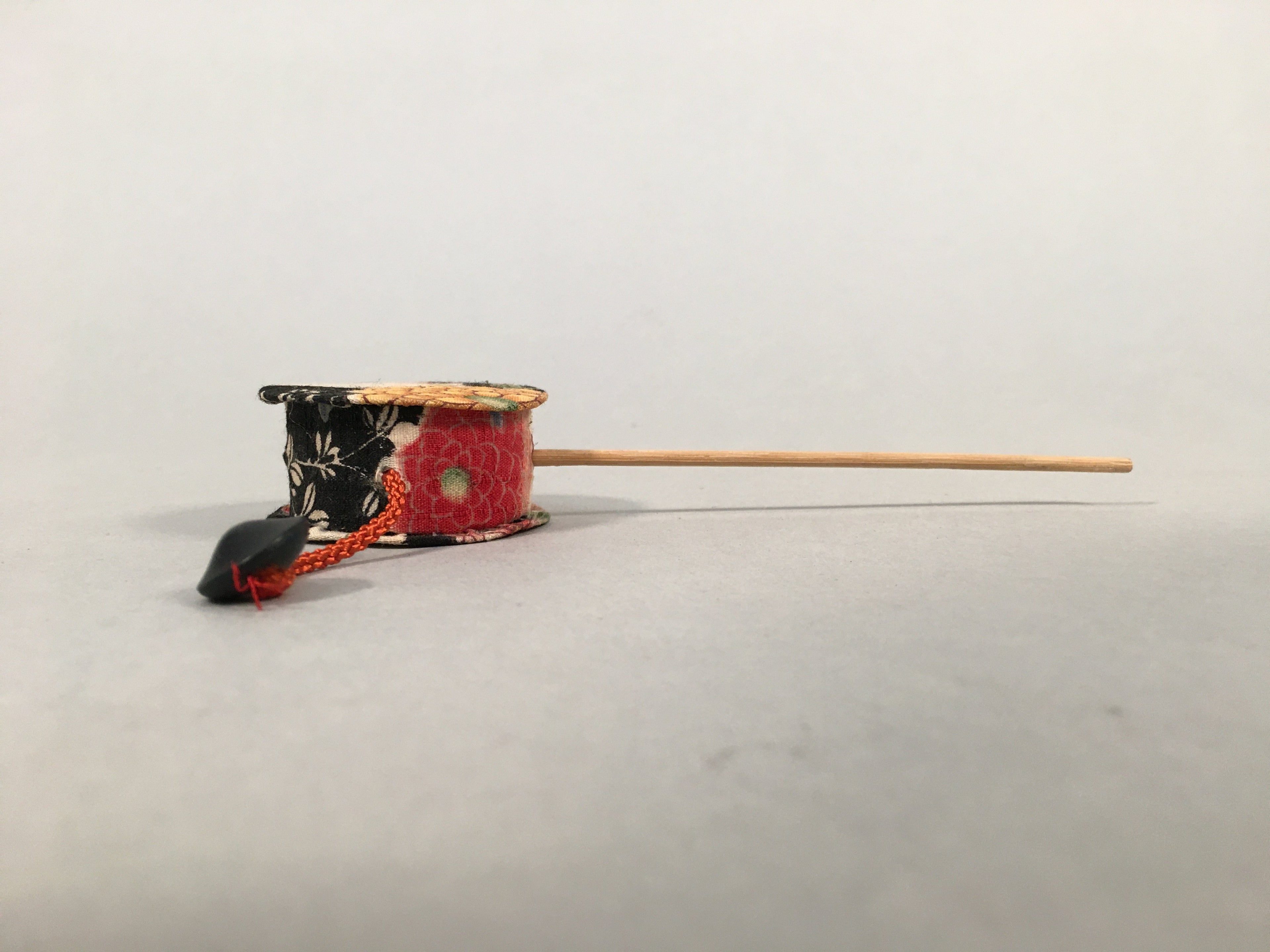 Japanese Pellet Drum Traditional Toy Vtg Den-Den-Daiko Floral Fabric Beads J961
