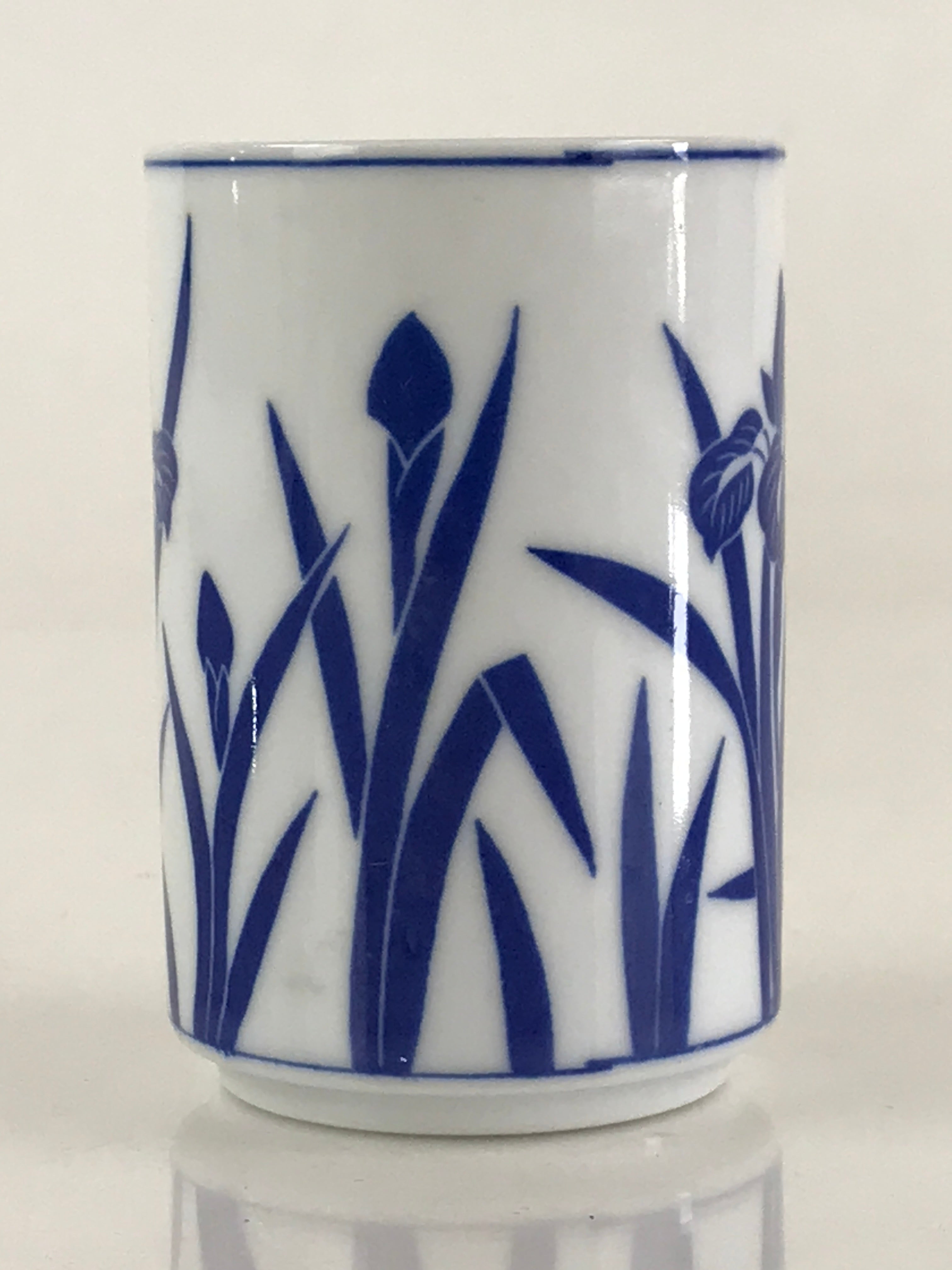 Japanese Porcelain Arita Ware Teacup Yunomi Vtg Blue Sometsuke Iris Sencha TC321