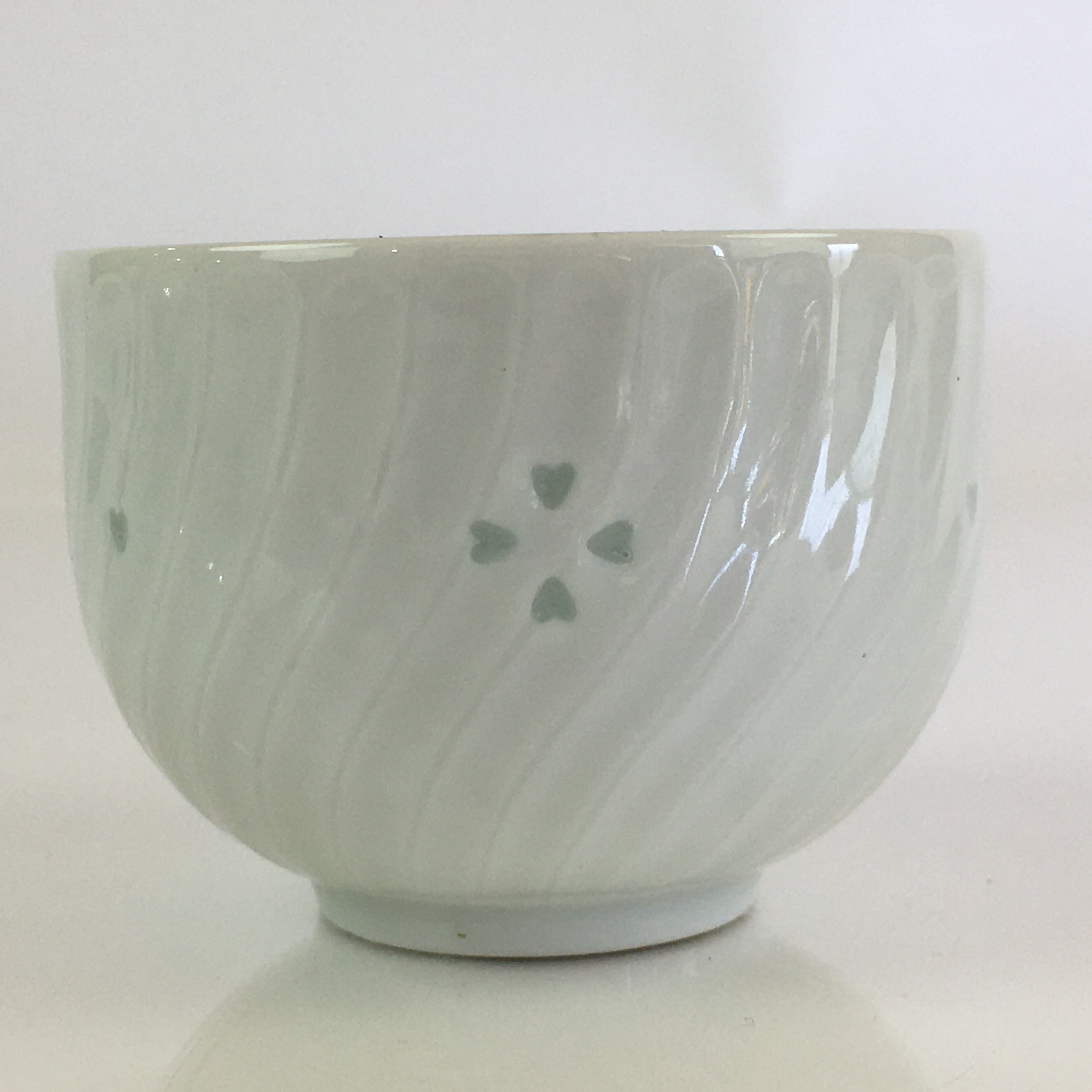 Japanese Porcelain Arita ware Teacup Vtg Yunomi Sencha White TC296
