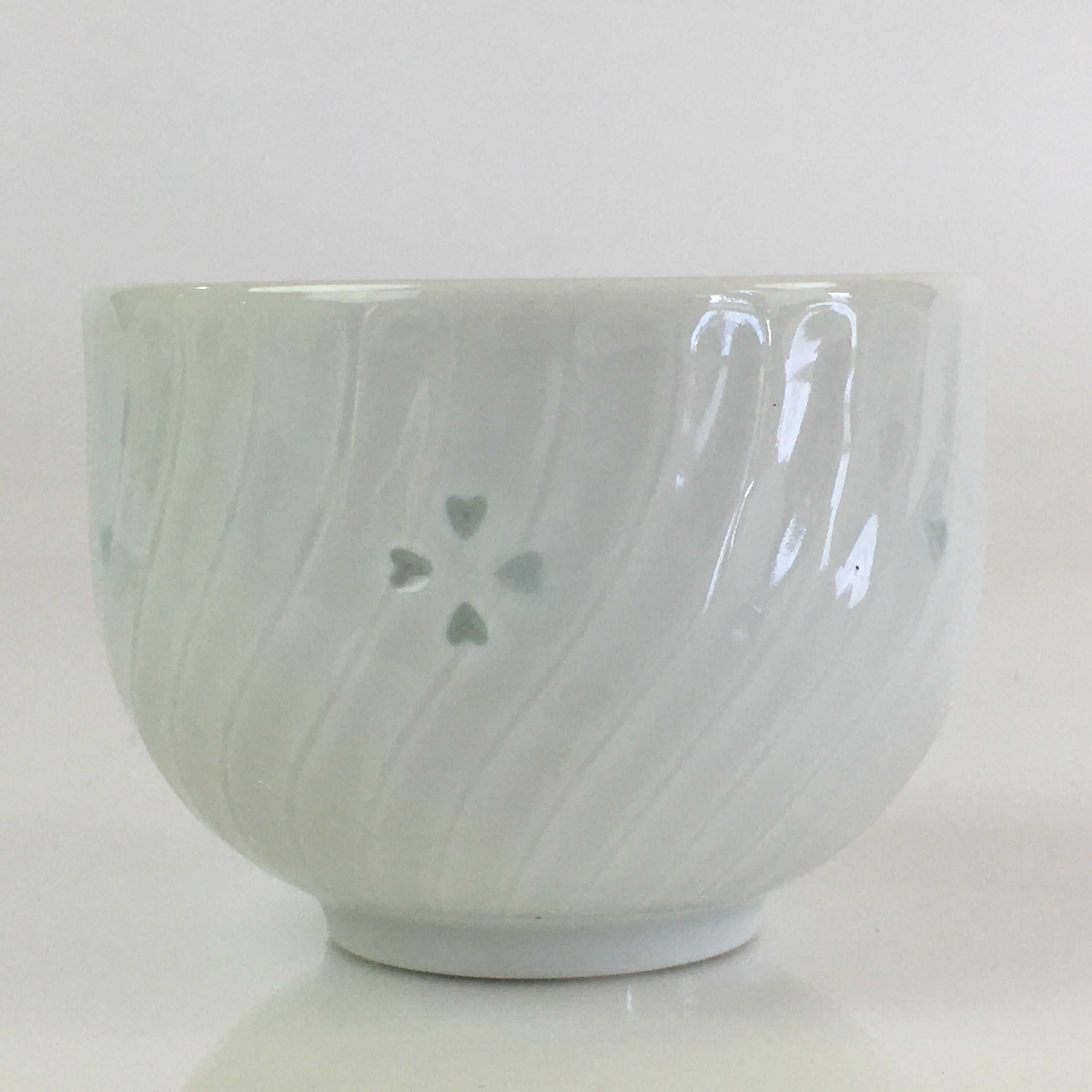Japanese Porcelain Arita ware Teacup Vtg Yunomi Sencha White TC297