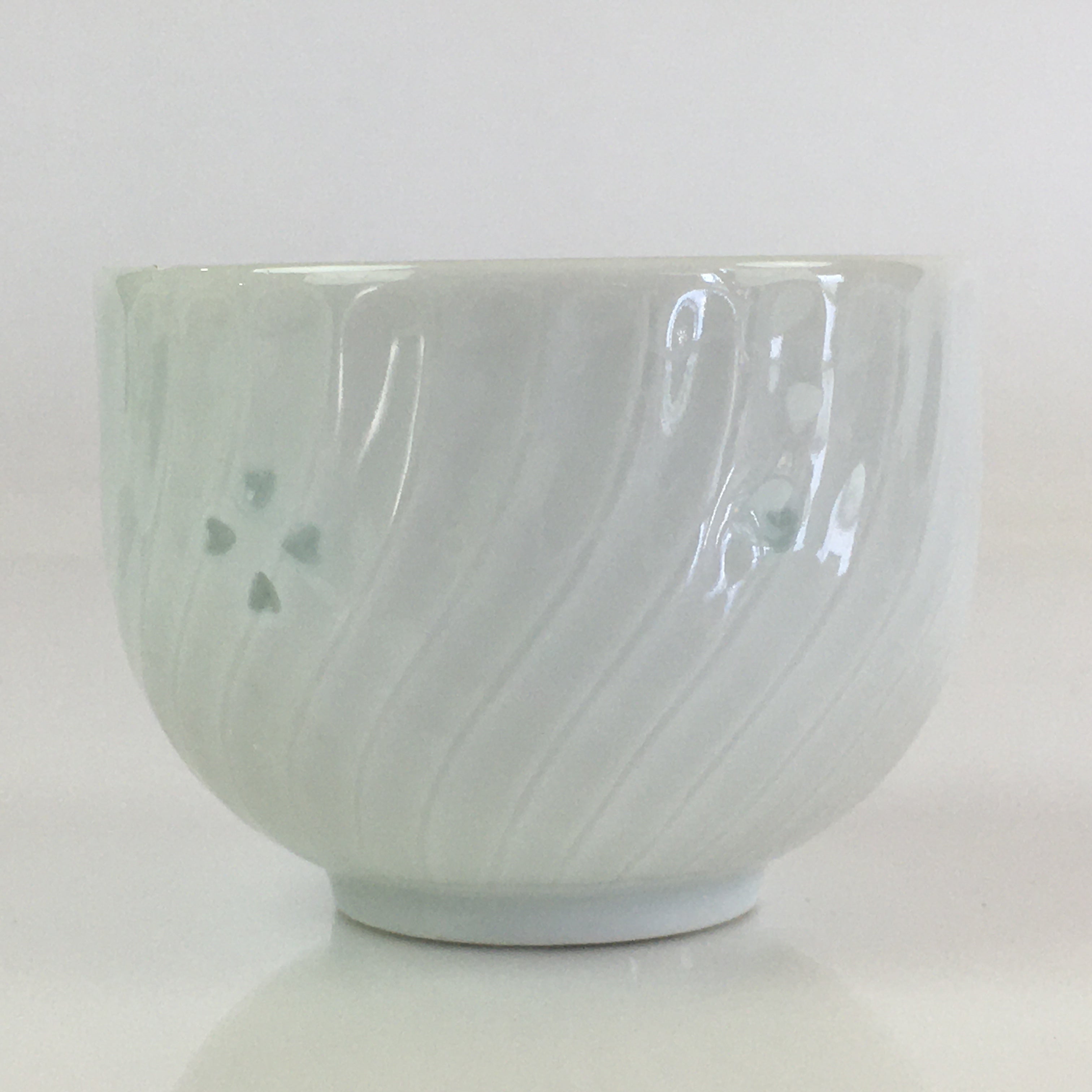 Japanese Porcelain Arita ware Teacup Vtg Yunomi Sencha White TC297