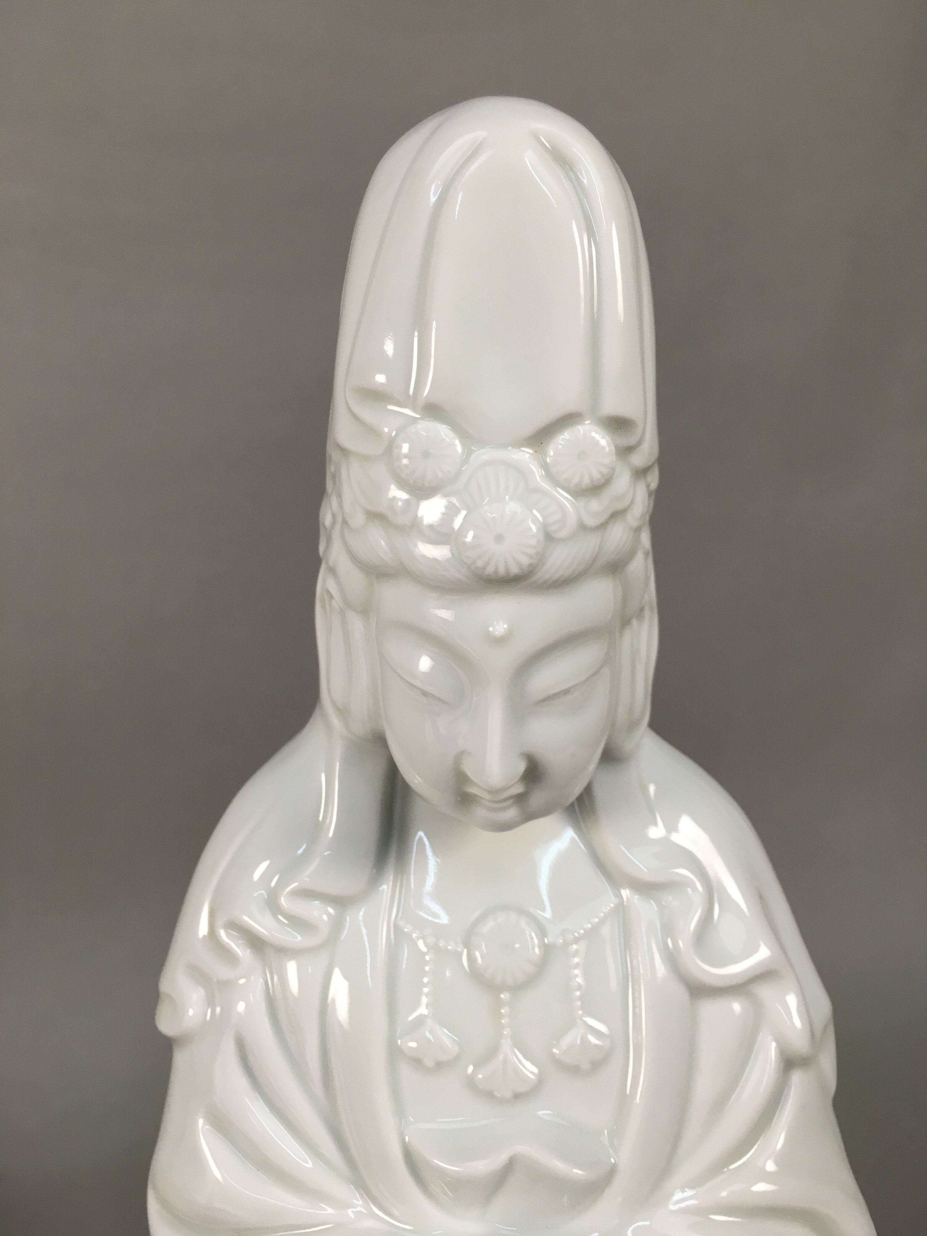 Japanese Porcelain Buddhist Altar Statue Vtg Female Kannon Bosatsu White BD612