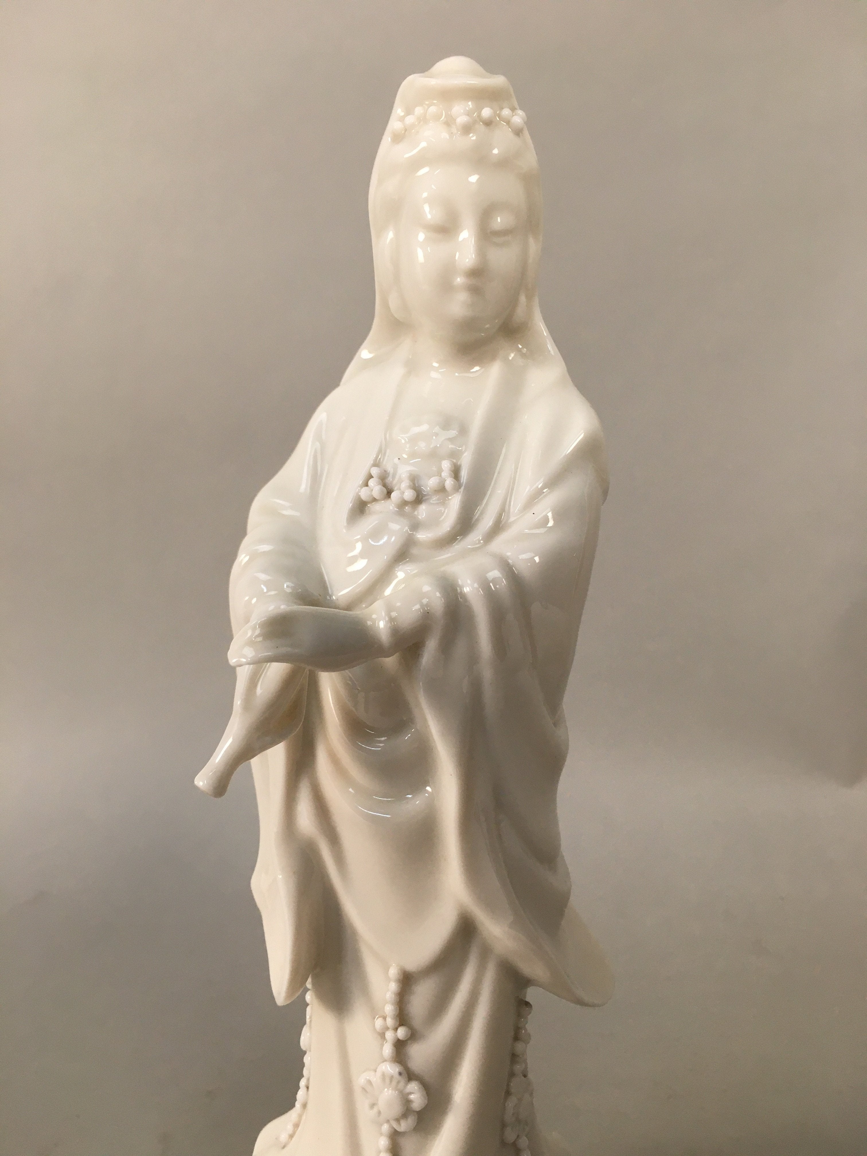 Japanese Porcelain Buddhist Statue Vtg Female Kannon Bosatsu White BD605