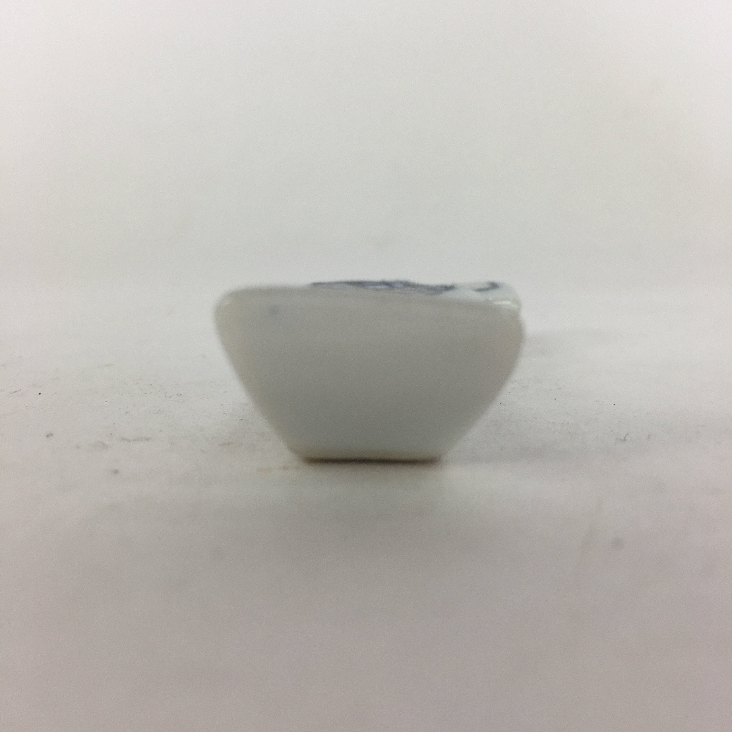 Japanese Porcelain Chopstick Rest Holder Vtg Blue Ribbon Tied Shape Hashioki CR2