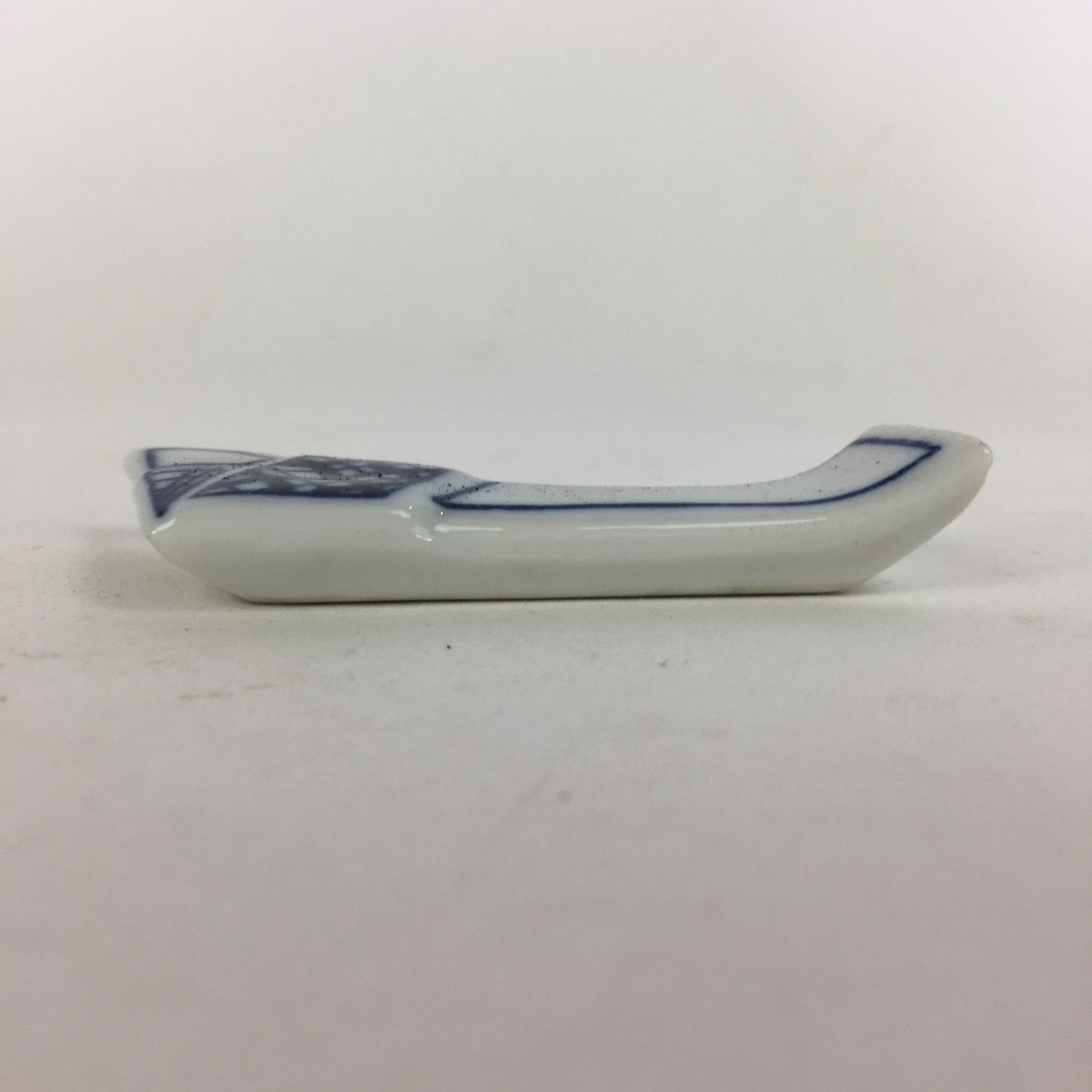 Japanese Porcelain Chopstick Rest Holder Vtg Blue Ribbon Tied Shape Hashioki CR2