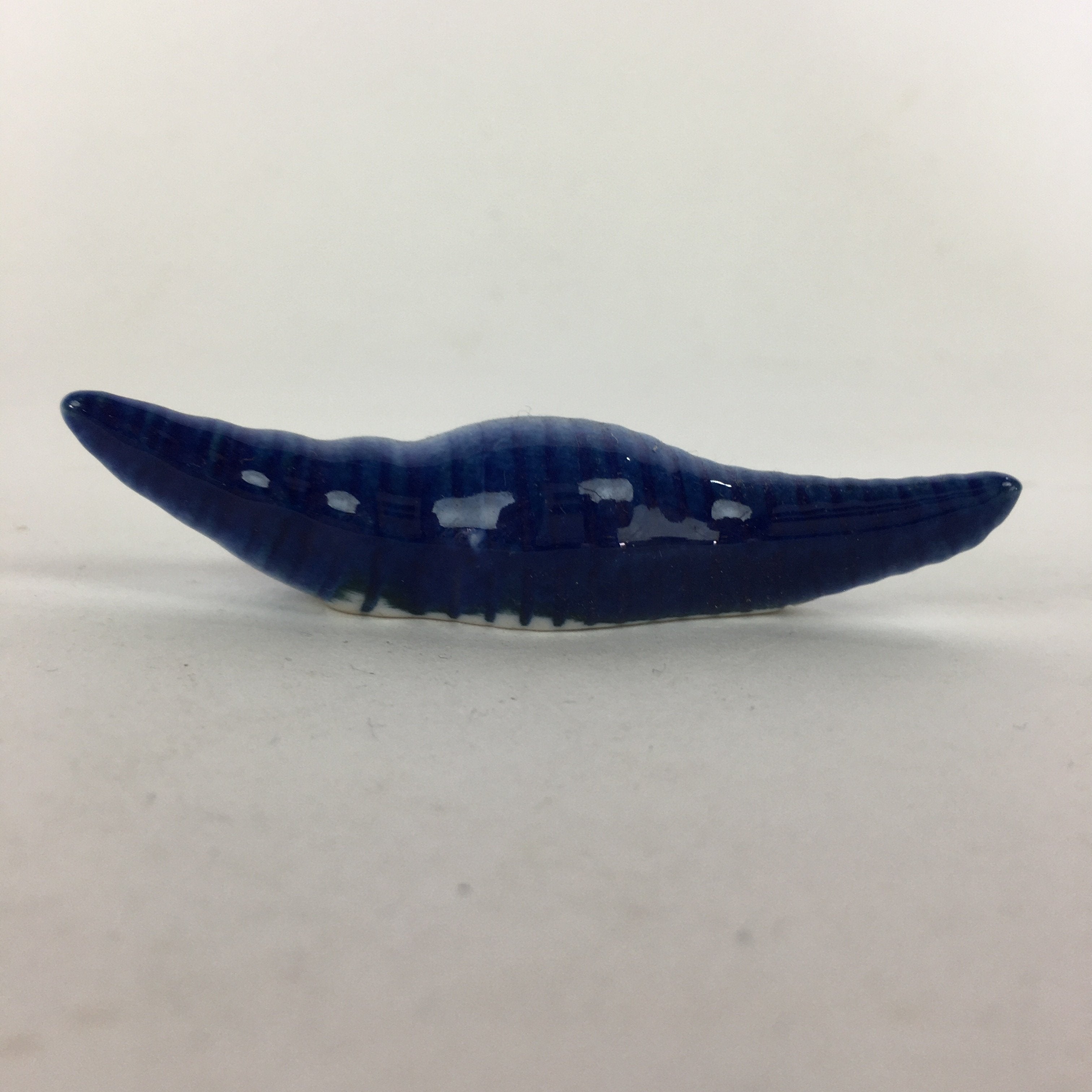 Japanese Porcelain Chopstick Rest Holder Vtg Blue Shell Shape Hashioki CR245