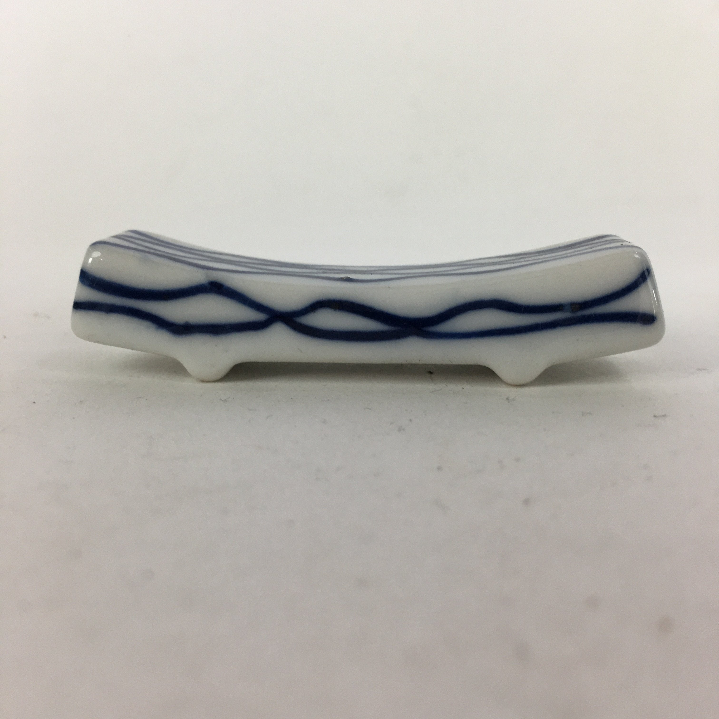 Japanese Porcelain Chopstick Rest Holder Vtg Blue Sometsuke Lines Hashioki CR248