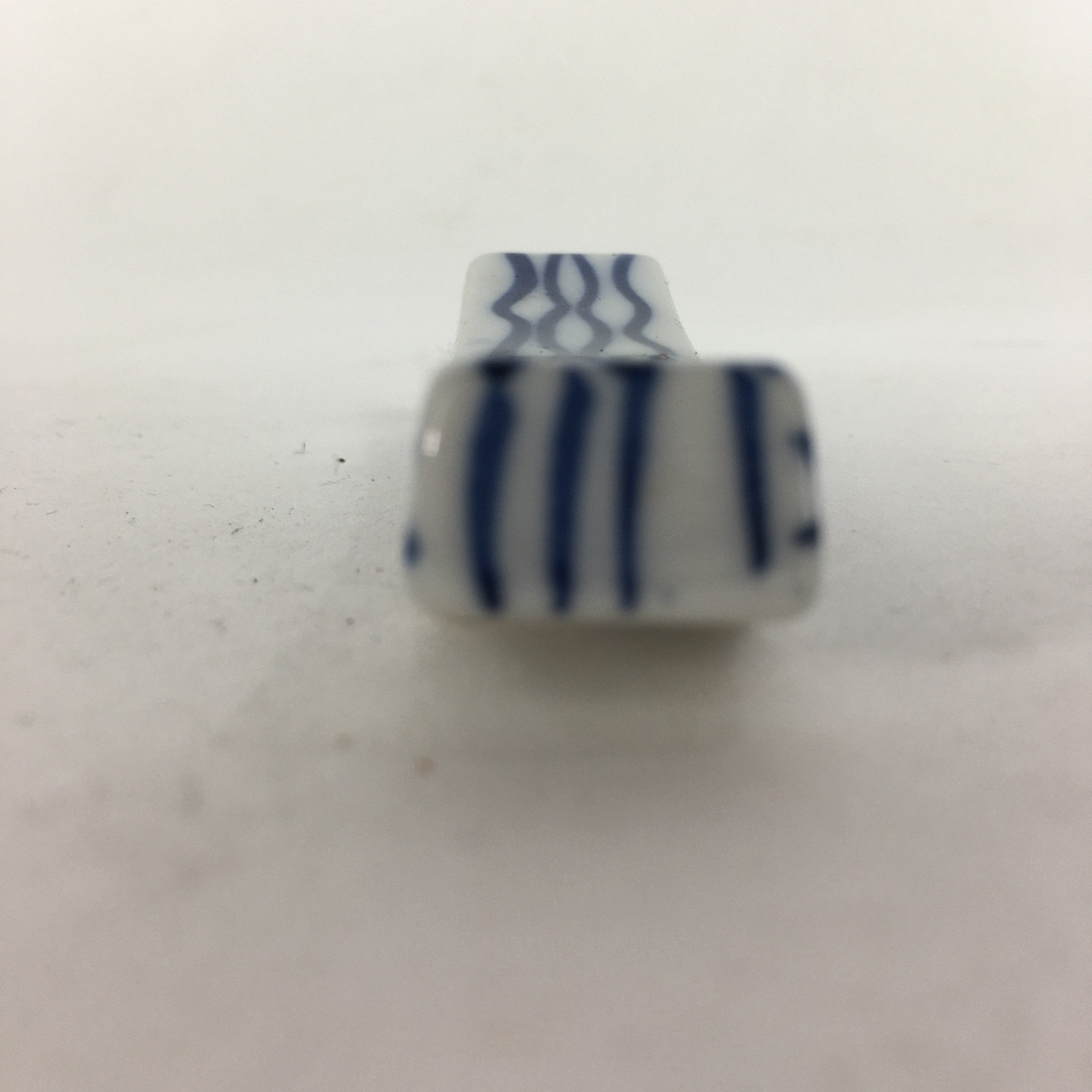 Japanese Porcelain Chopstick Rest Holder Vtg Blue Sometsuke Lines Hashioki CR248