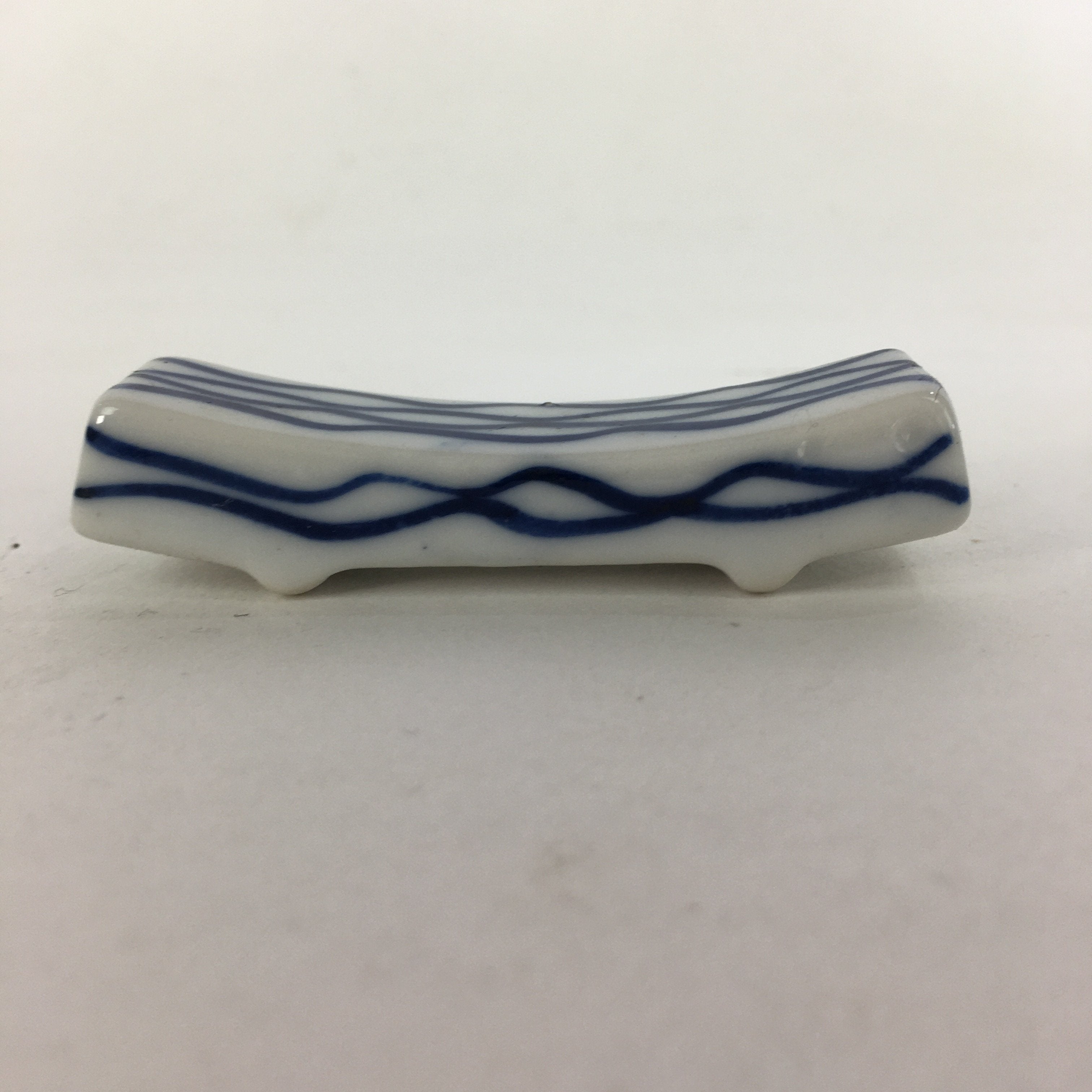 Japanese Porcelain Chopstick Rest Holder Vtg Blue Sometsuke Lines Hashioki CR248