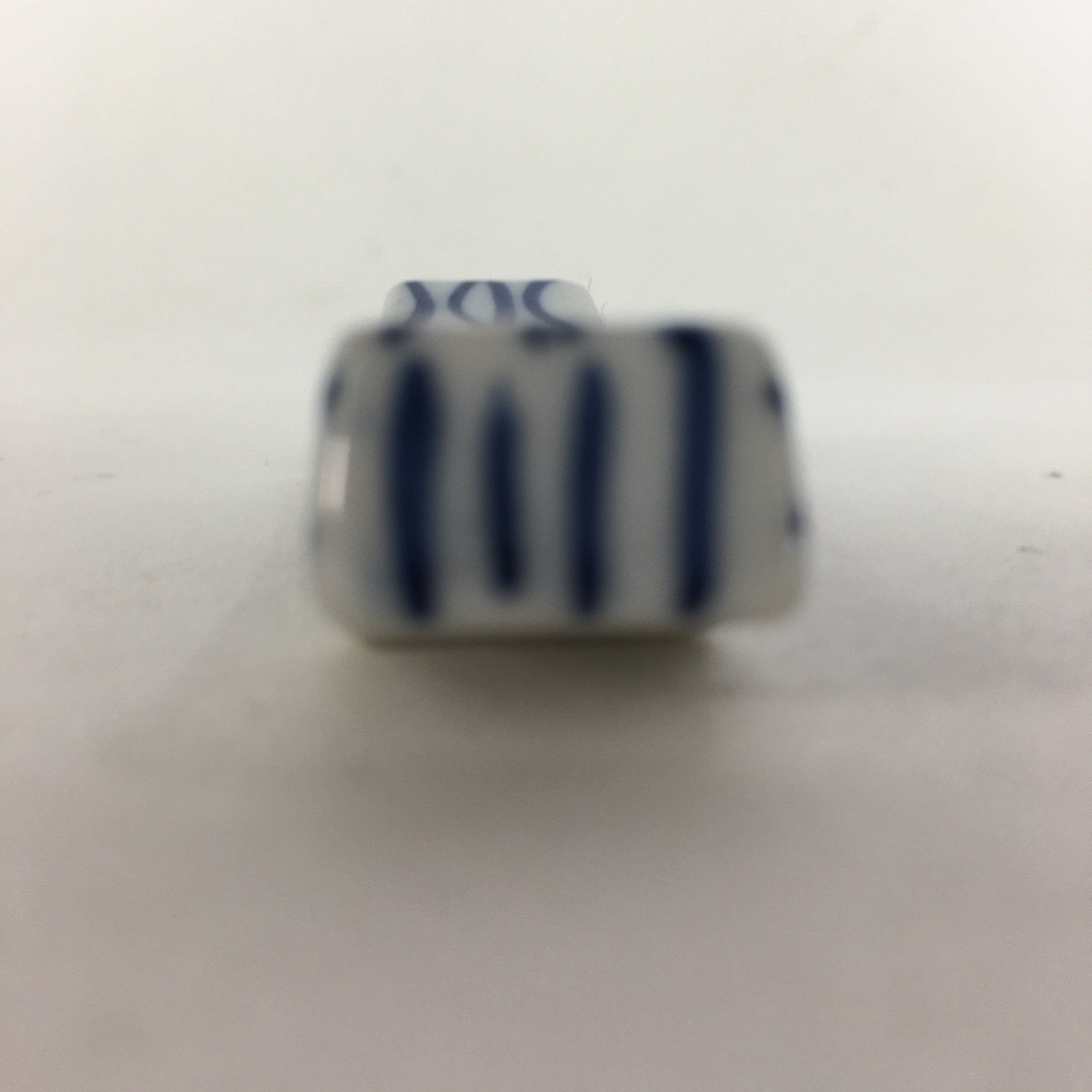 Japanese Porcelain Chopstick Rest Holder Vtg Blue Sometsuke Lines Hashioki CR248