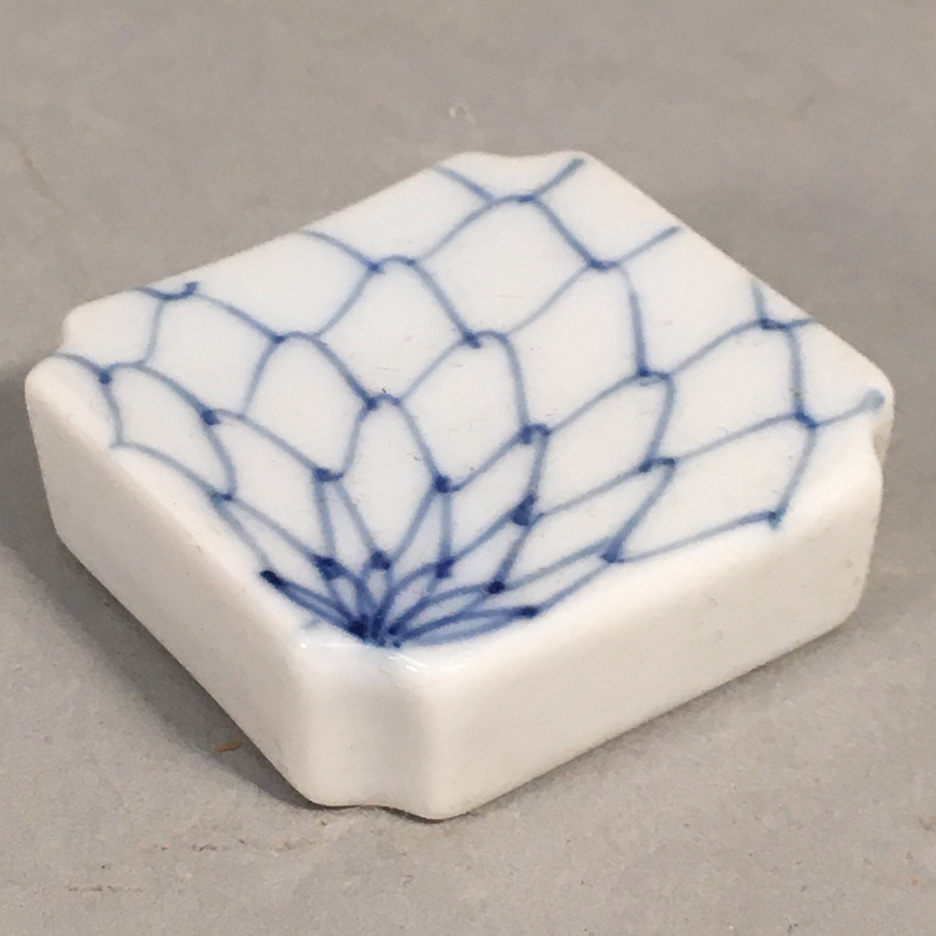 Japanese Porcelain Chopstick Rest Holder Vtg Blue White Sometsuke CR188