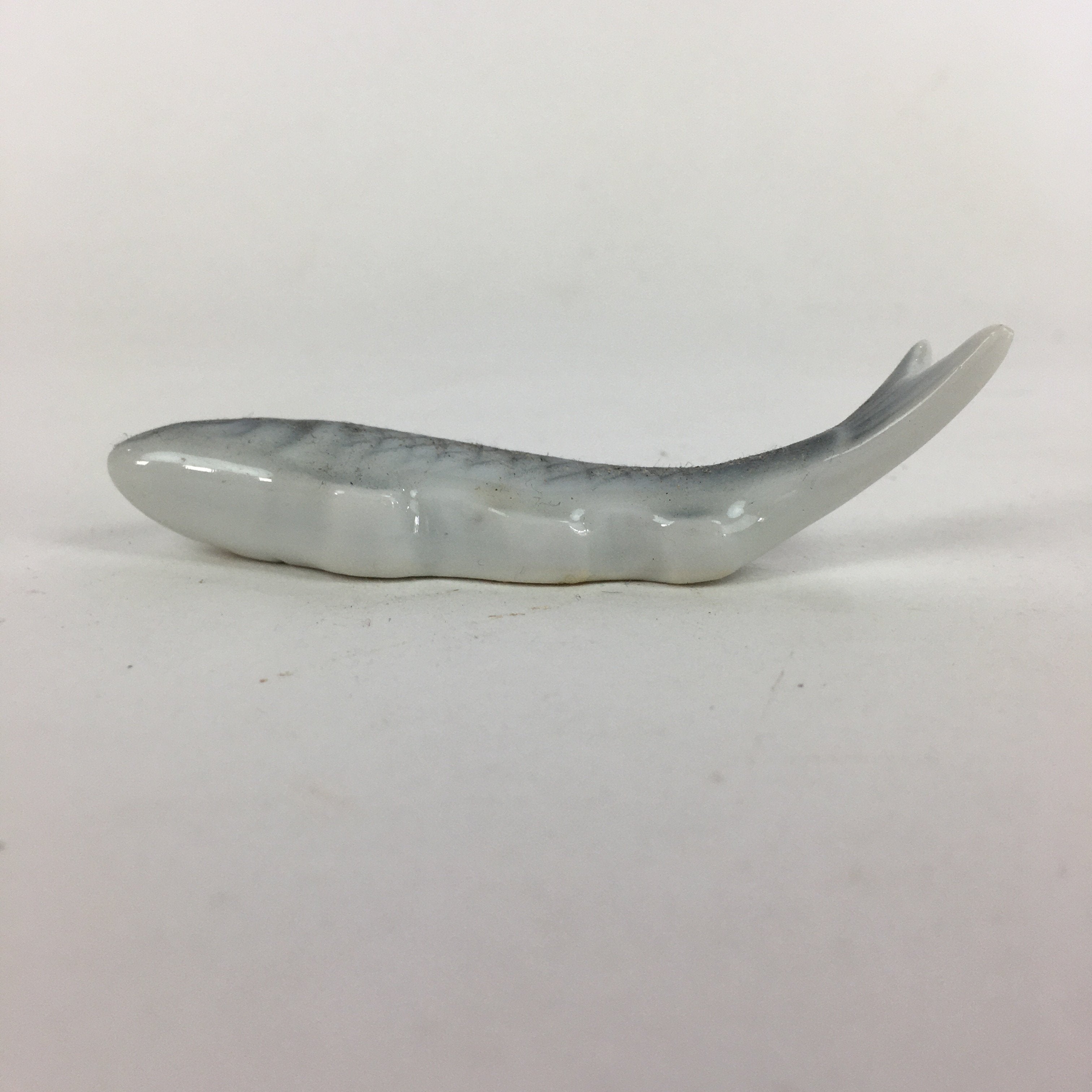 Japanese Porcelain Chopstick Rest Holder Vtg Gray Fish Shape Hashioki CR217
