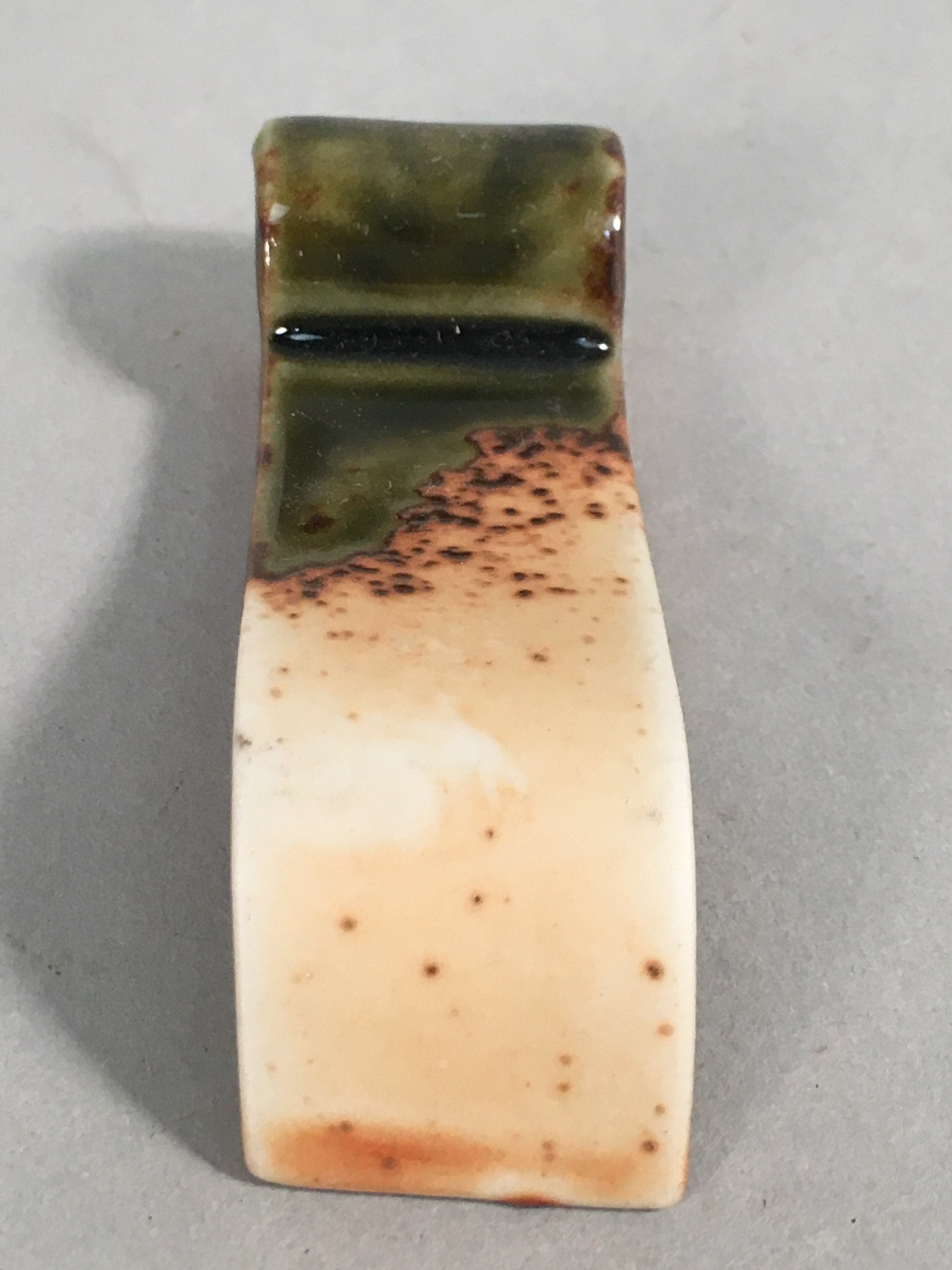 Japanese Porcelain Chopstick Rest Holder Vtg Green Brown Scroll CR194