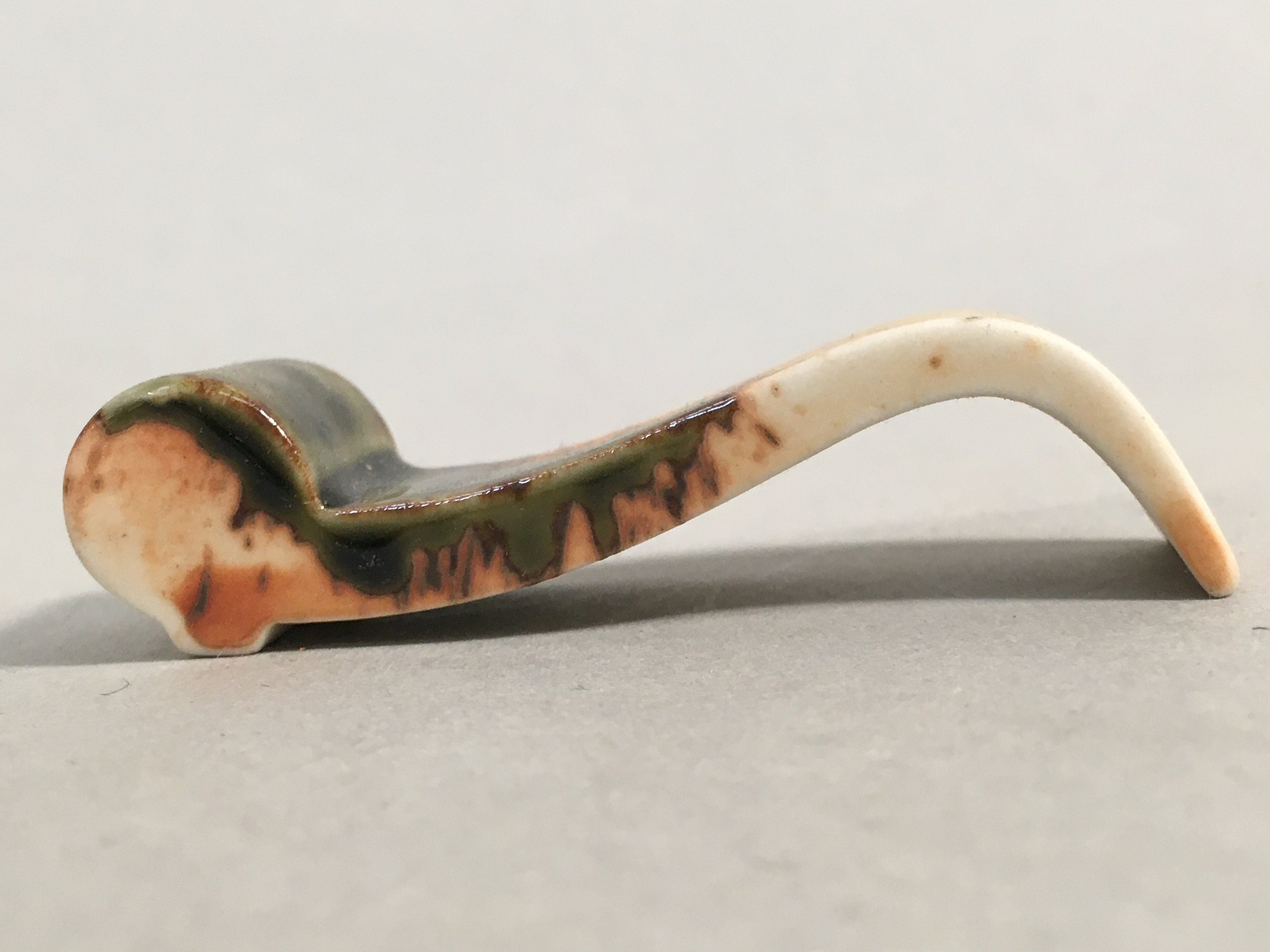 Japanese Porcelain Chopstick Rest Holder Vtg Green Brown Scroll CR194