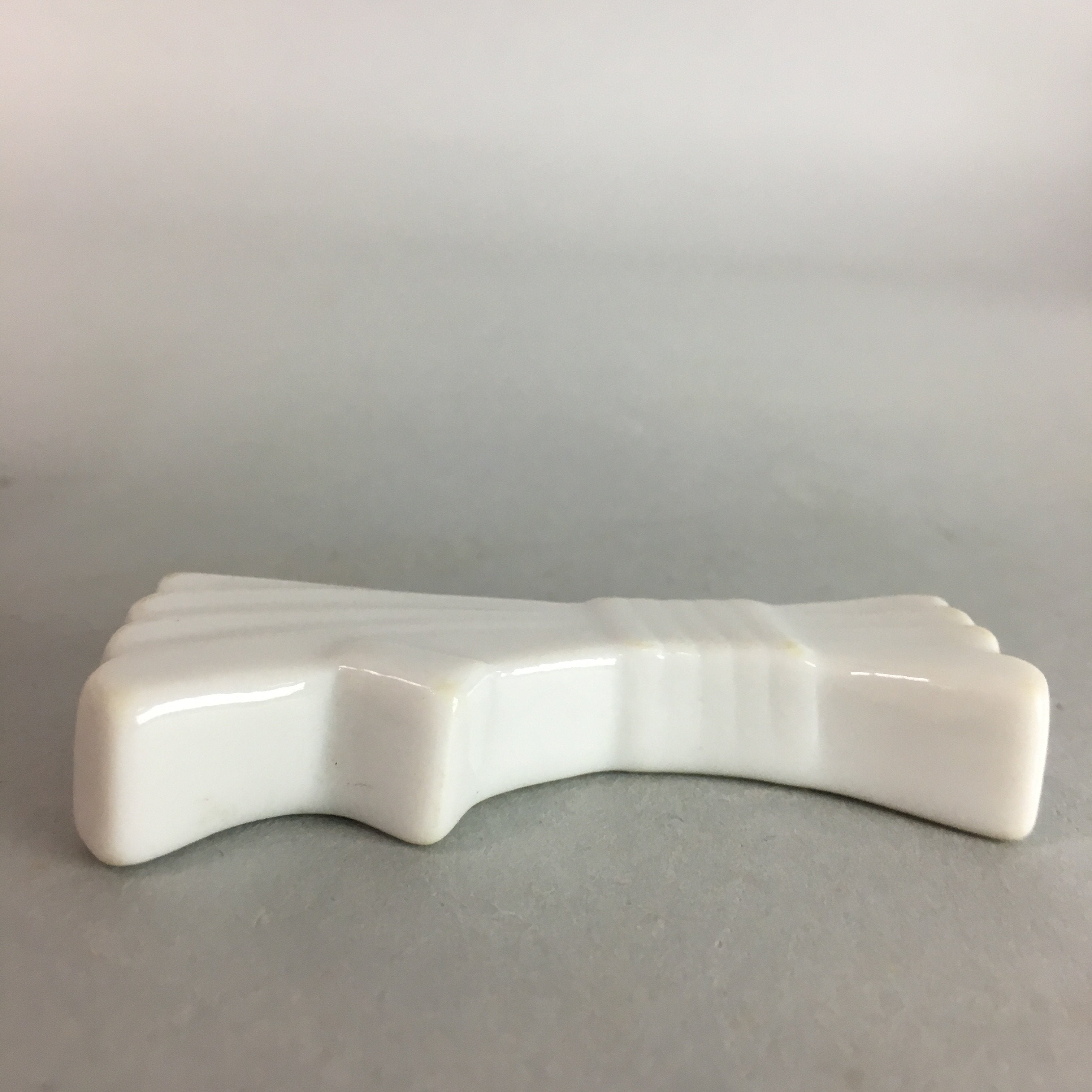 Japanese Porcelain Chopstick Rest Holder Vtg Hashioki Ribbon Handmade CR160