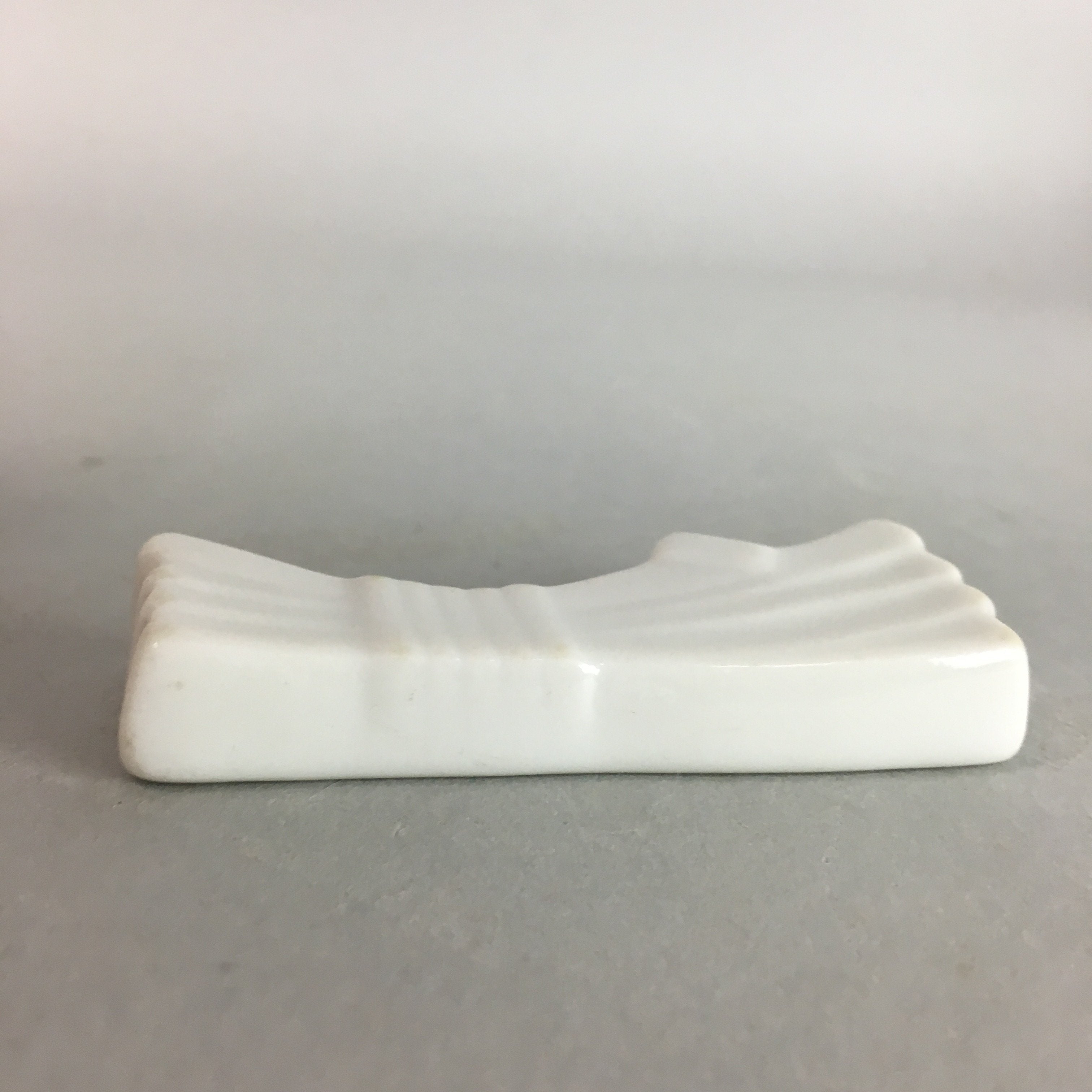 Japanese Porcelain Chopstick Rest Holder Vtg Hashioki Ribbon Handmade CR160