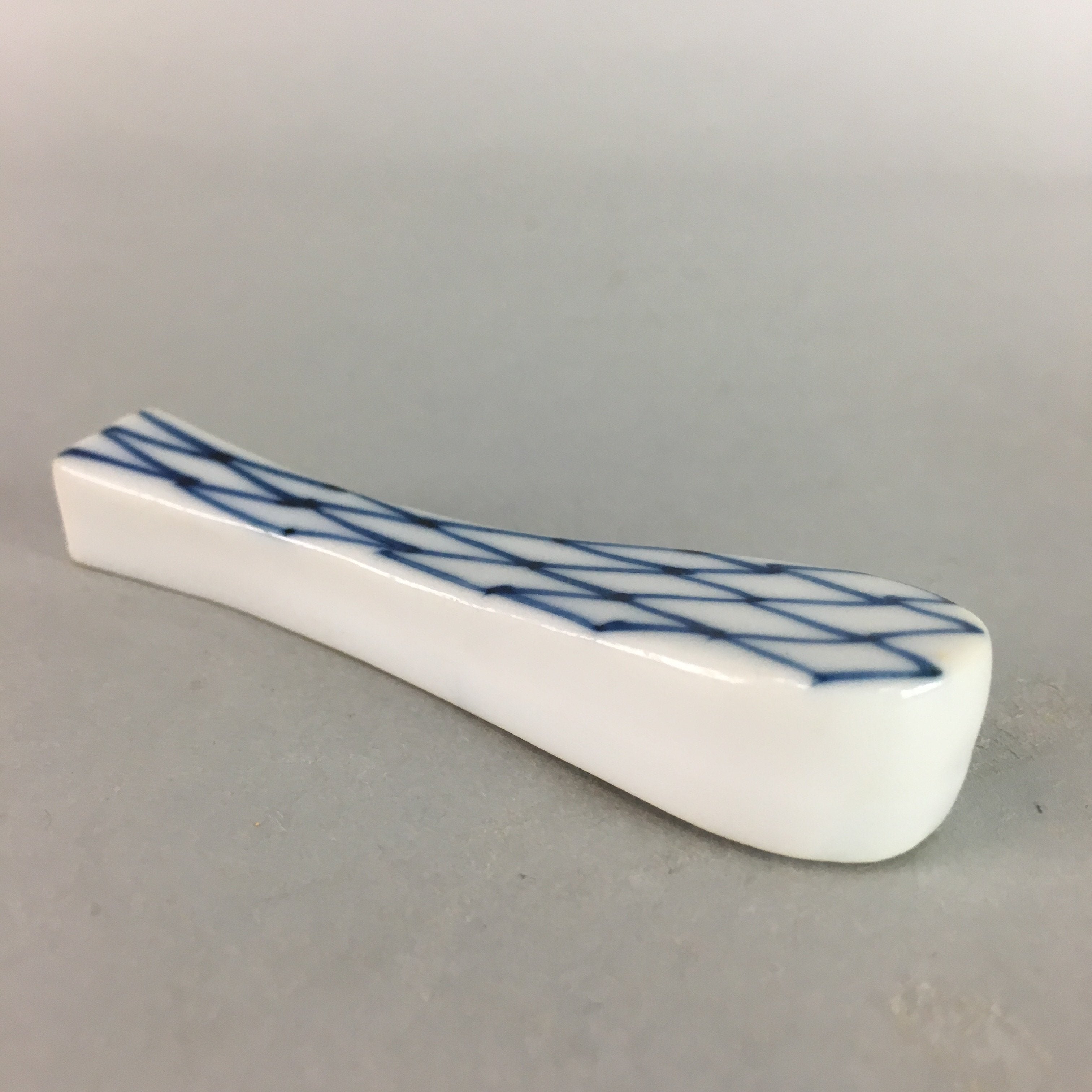 Japanese Porcelain Chopstick Rest Holder Vtg Hashioki Sometsuke Rice Scoop CR151
