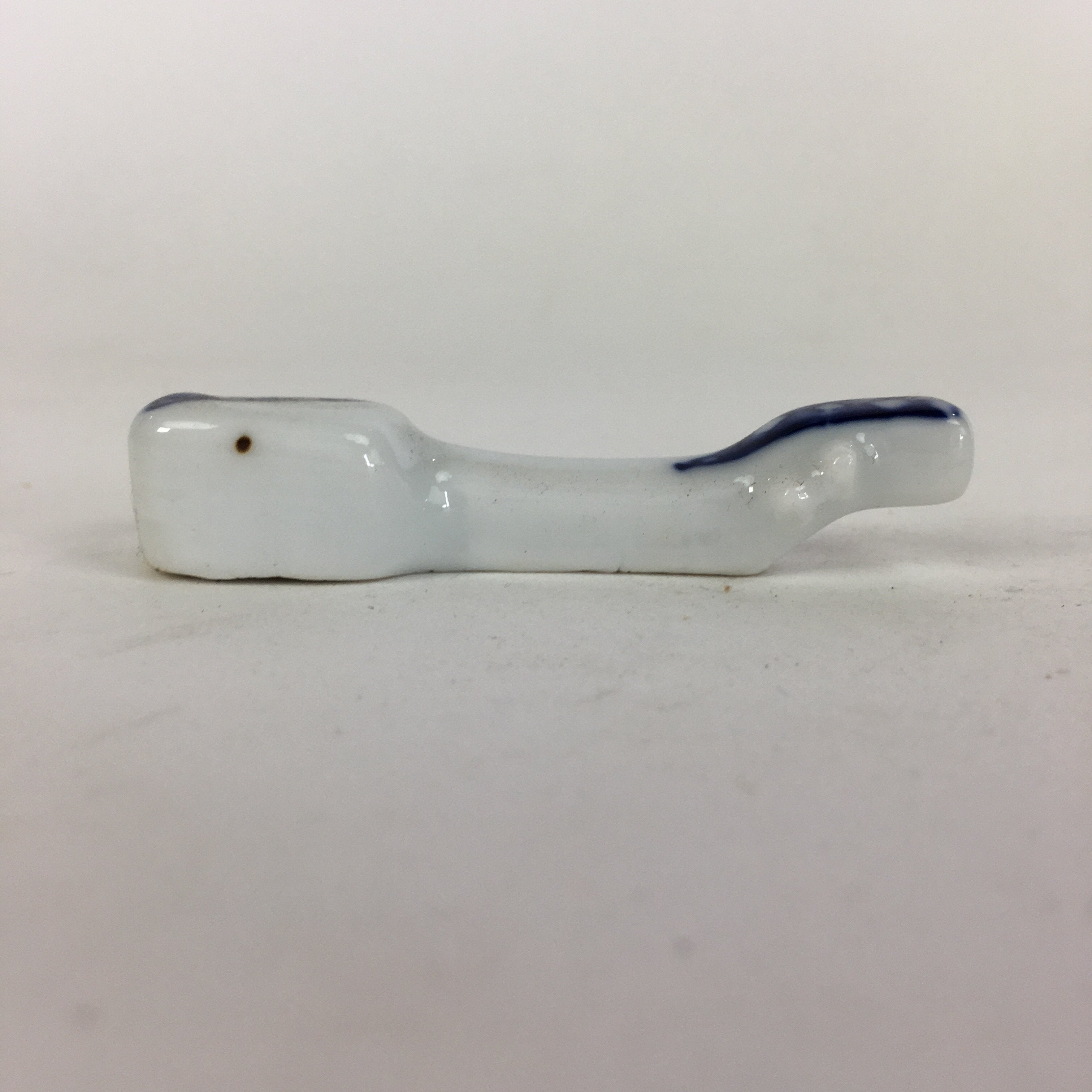 Japanese Porcelain Chopstick Rest Holder Vtg Japanese Guitar Shape Hashioki CR26