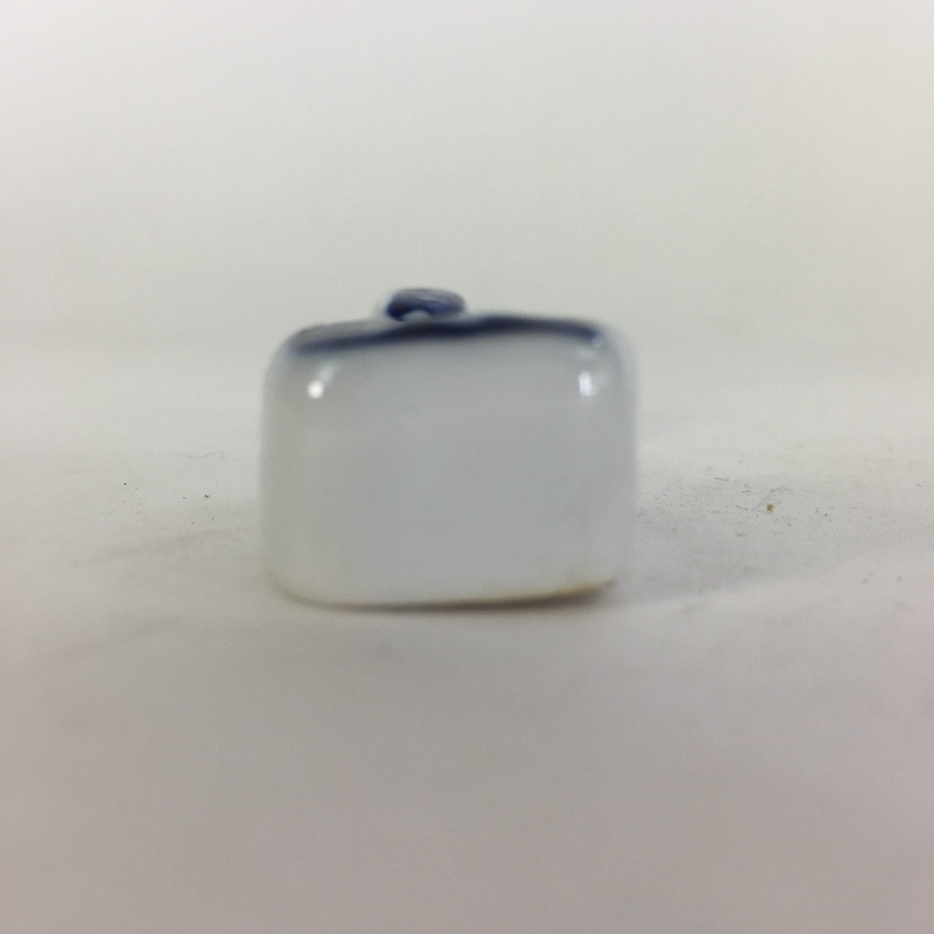 Japanese Porcelain Chopstick Rest Holder Vtg Japanese Guitar Shape Hashioki CR26