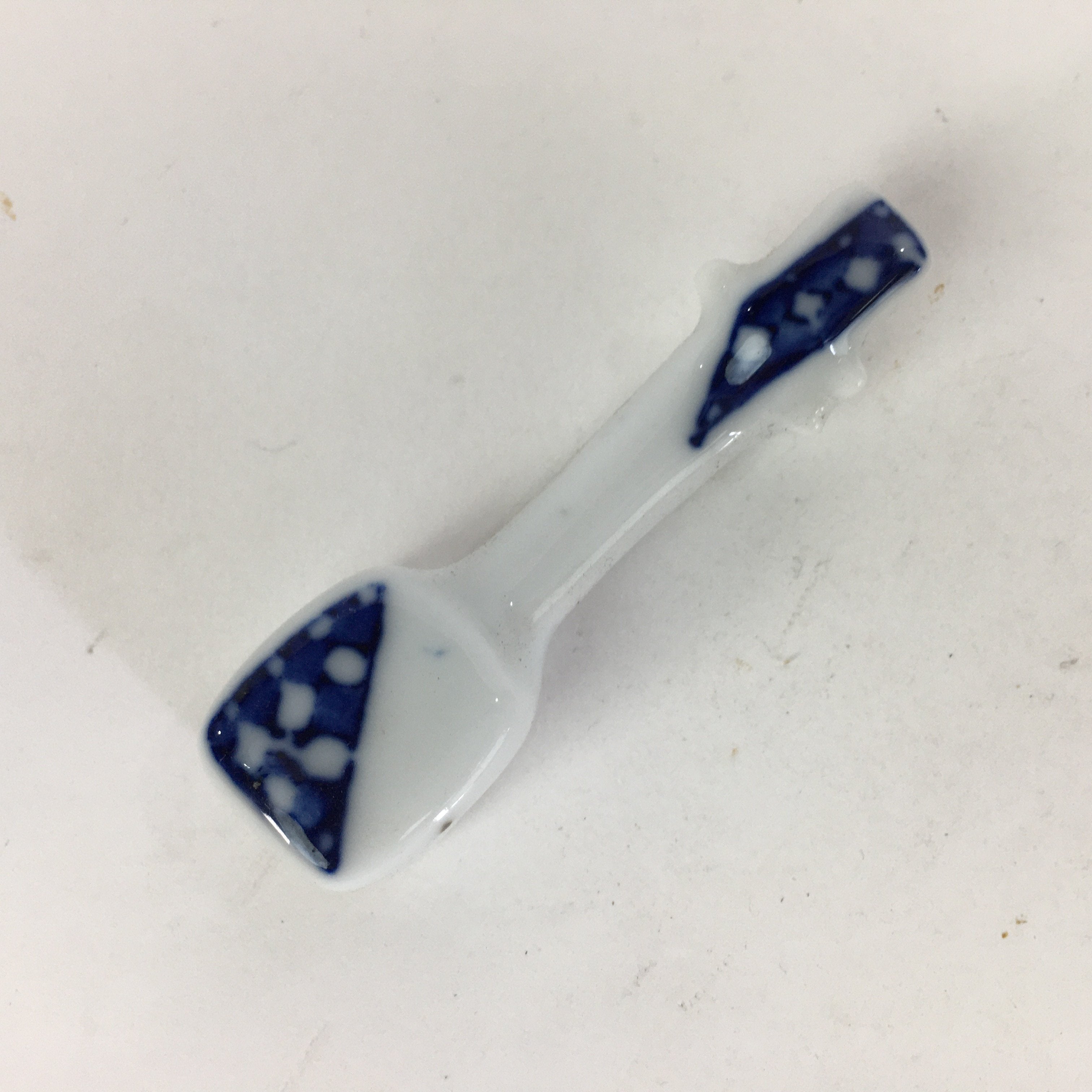 Japanese Porcelain Chopstick Rest Holder Vtg Japanese Guitar Shape Hashioki CR26