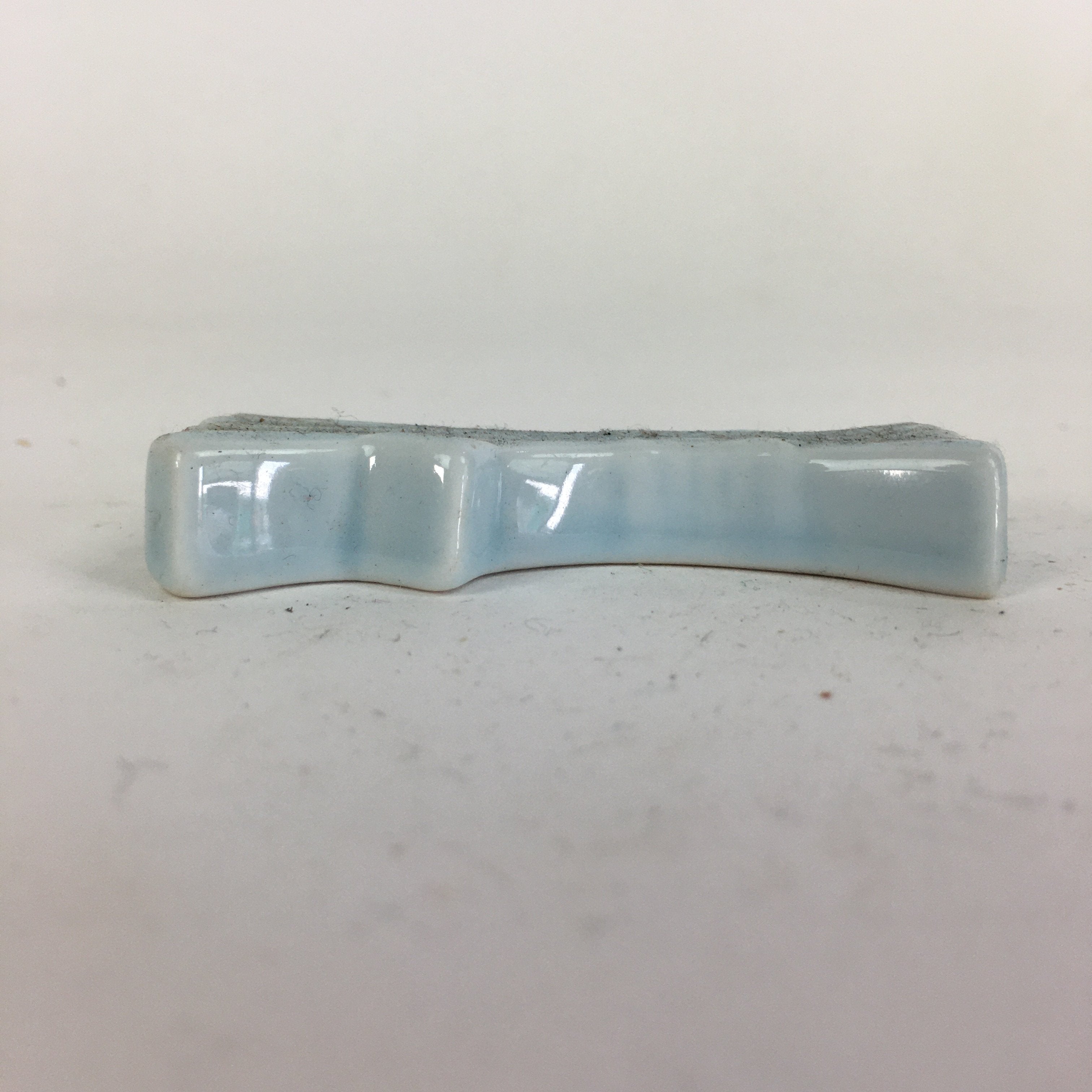 Japanese Porcelain Chopstick Rest Holder Vtg Light Blue Ribbon Hashioki CR226