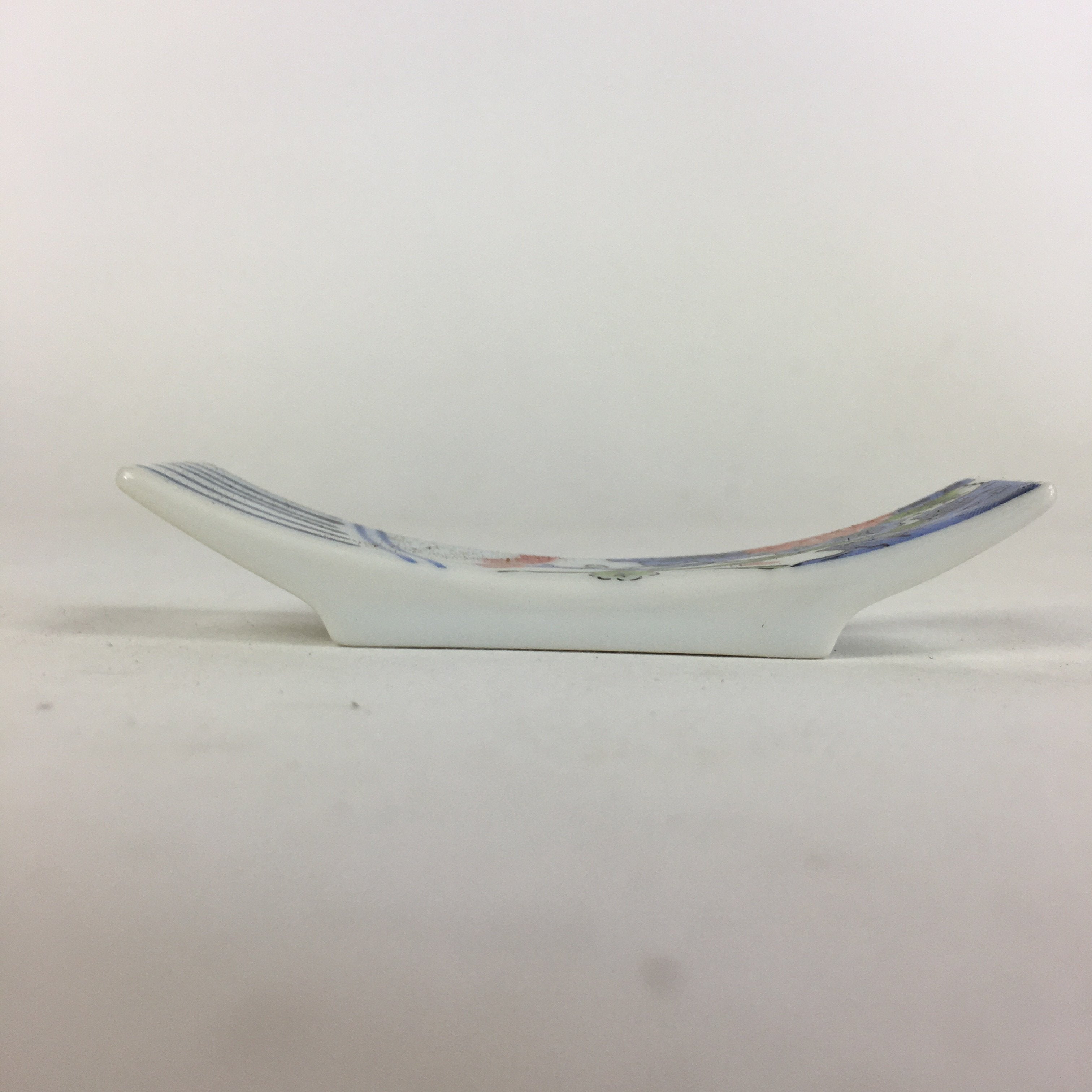 Japanese Porcelain Chopstick Rest Holder Vtg Sometsuke Red Chrysanthemum CR206