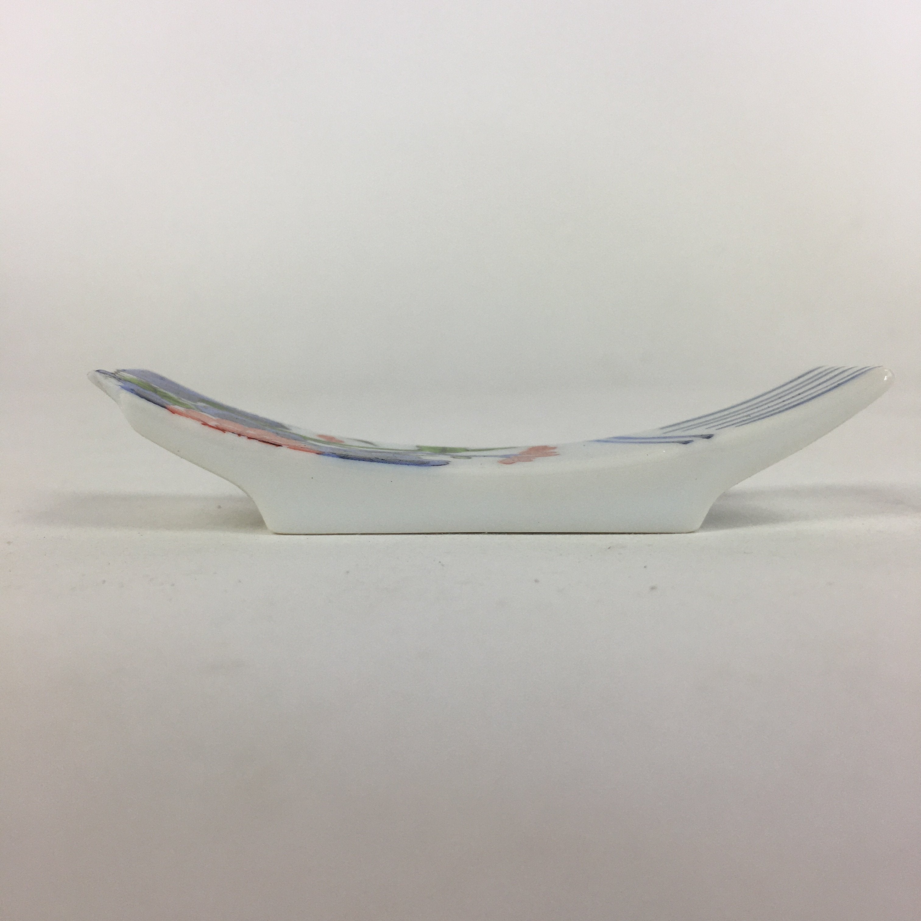 Japanese Porcelain Chopstick Rest Holder Vtg Sometsuke Red Chrysanthemum CR210