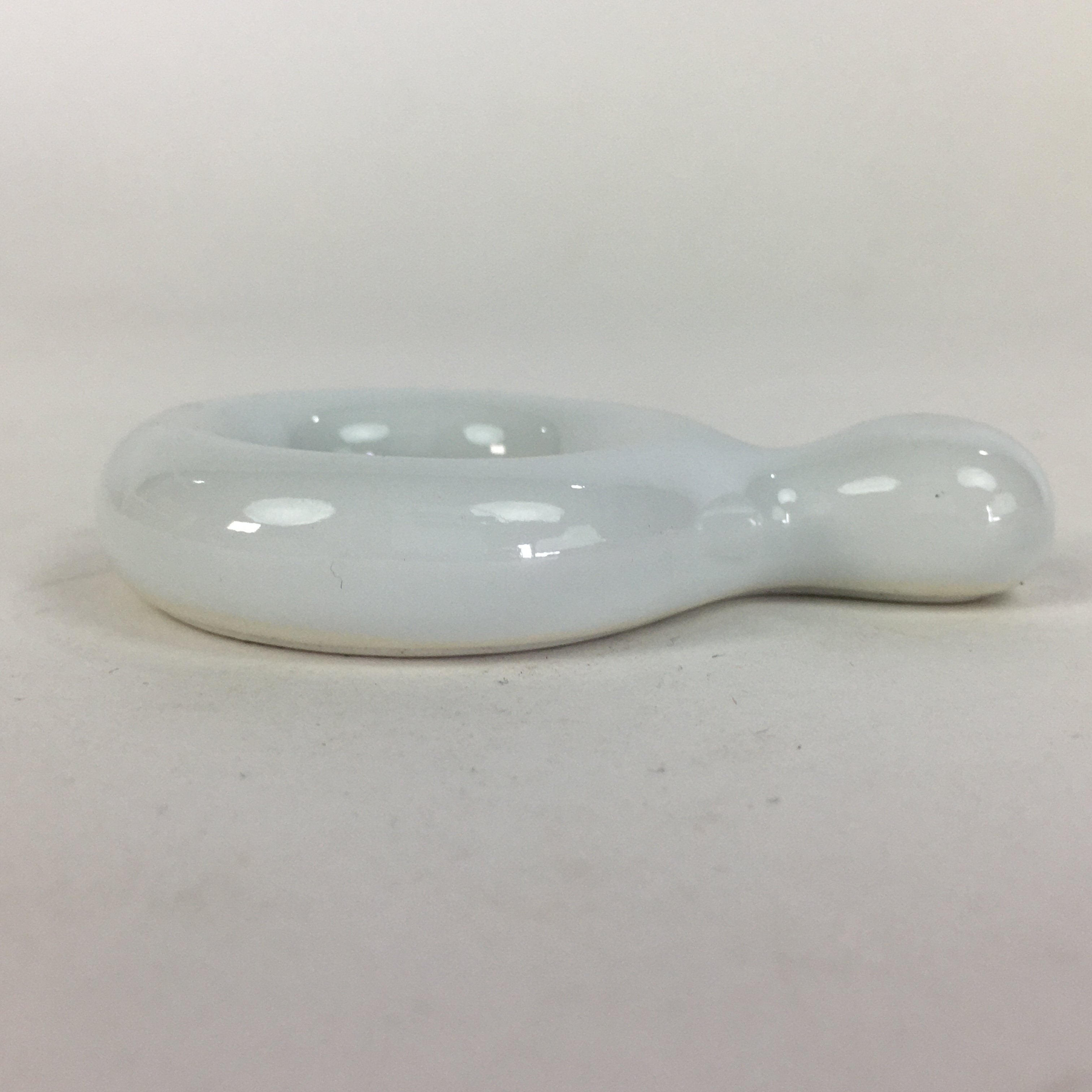 Japanese Porcelain Chopstick Rest Holder Vtg White Ring Shape Hashioki CR264