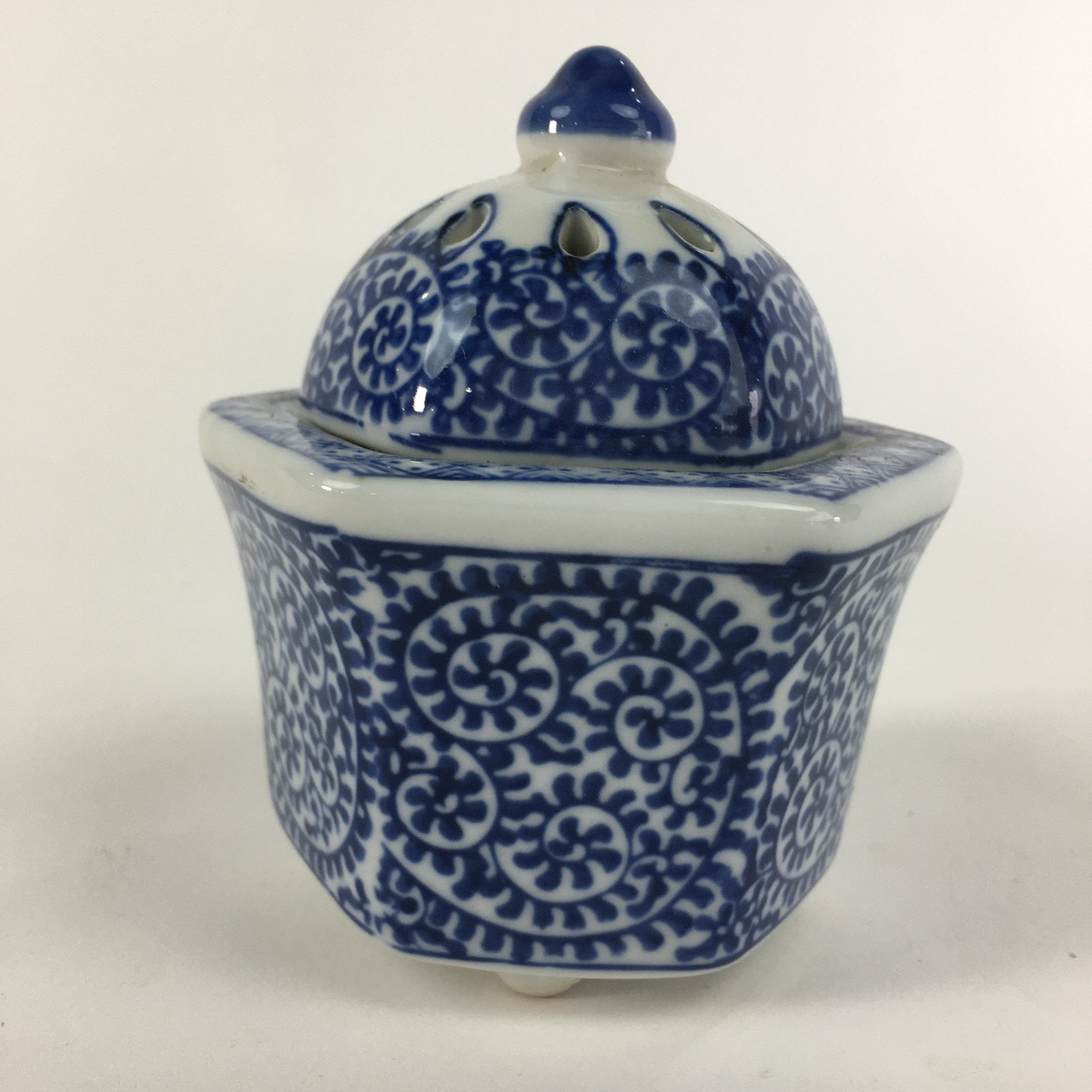 Japanese Porcelain Incense Burner Vtg Sometsuke Koro White Bule BU390