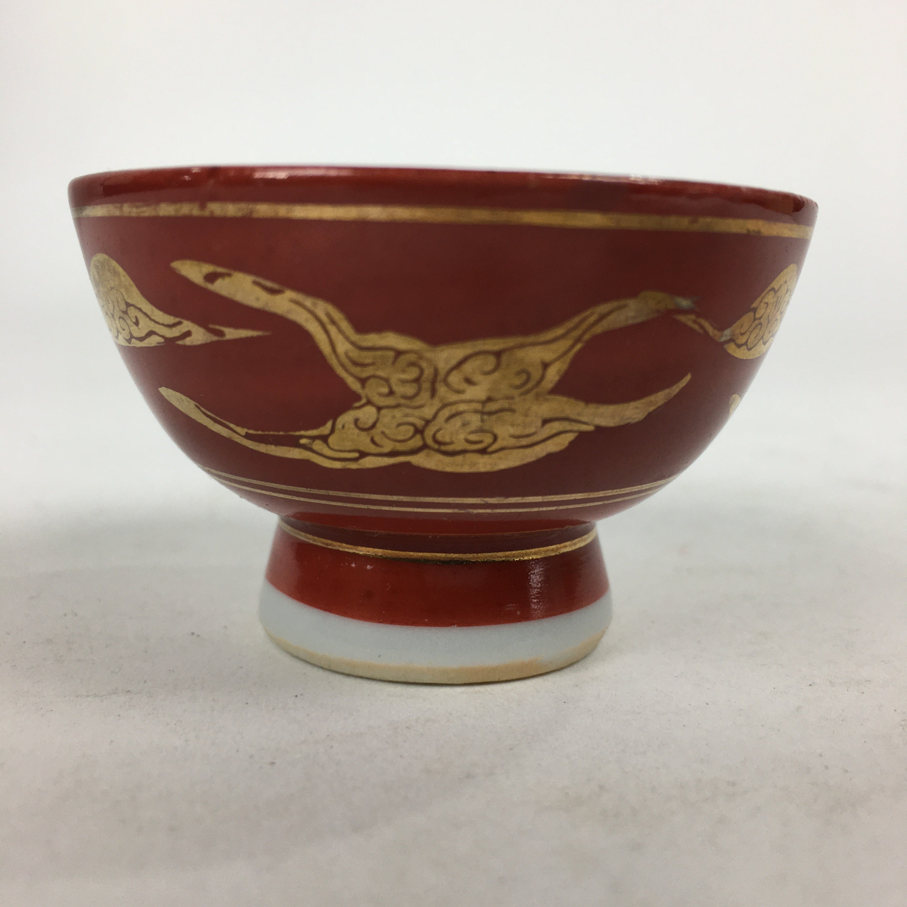 Japanese Porcelain Kutani Ware Sake Cup Vtg Guinomi Ochoko Red Gold Crane GU998